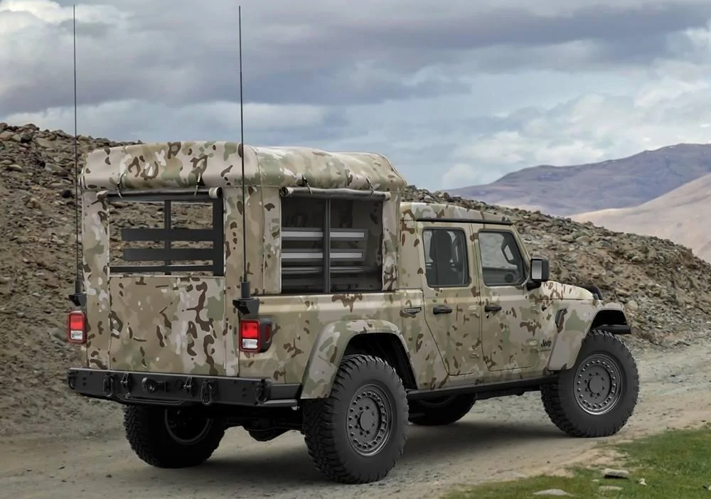 Jeep Gladiator Military style cap/rack F3F54731-440A-43A9-97E9-83B86E11916C