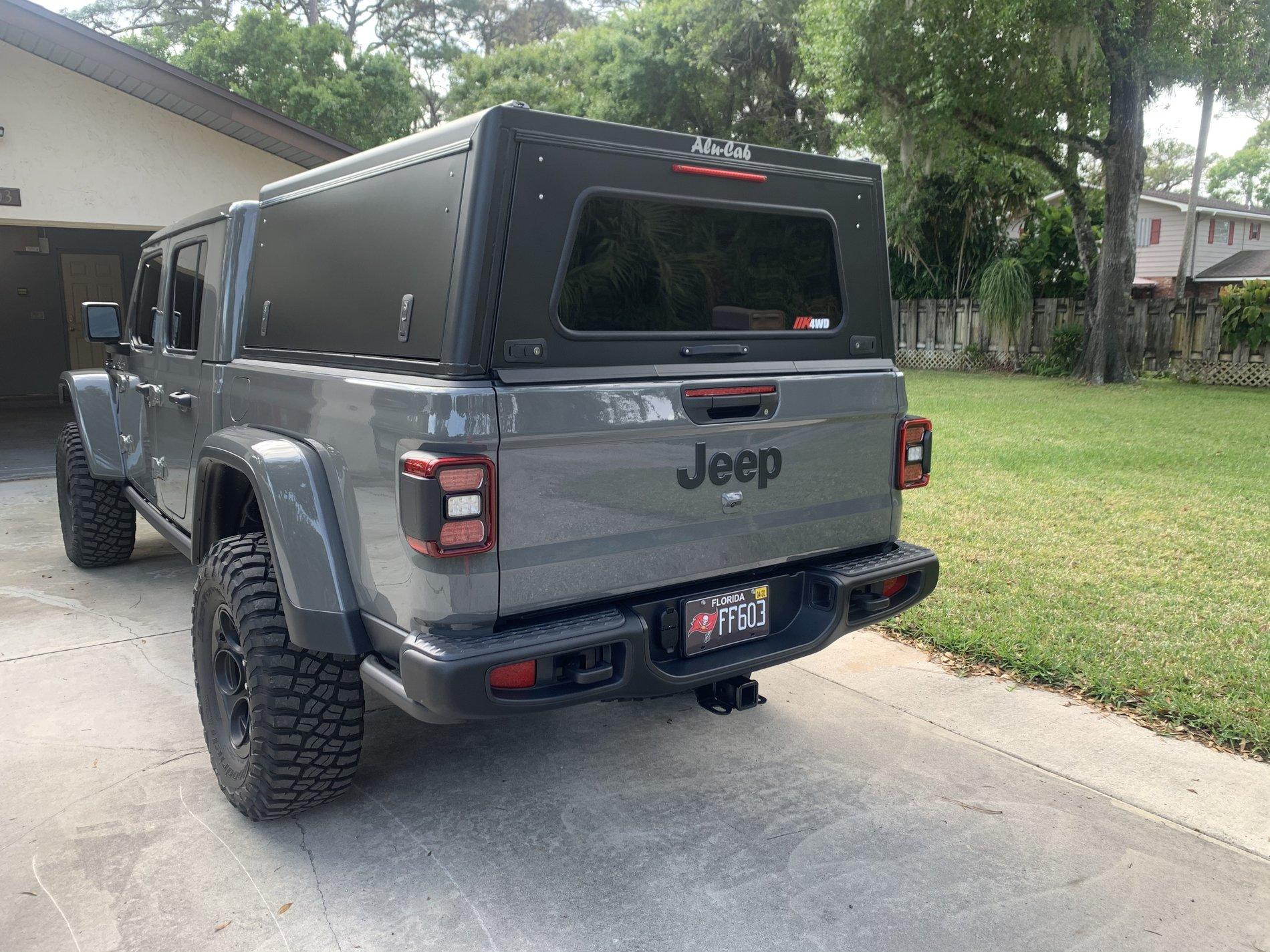 Jeep Gladiator Alu-cab canopy Jeep Gladiator #001 CC534D13-B2F1-49BF-AFF9-428FFA3A2847