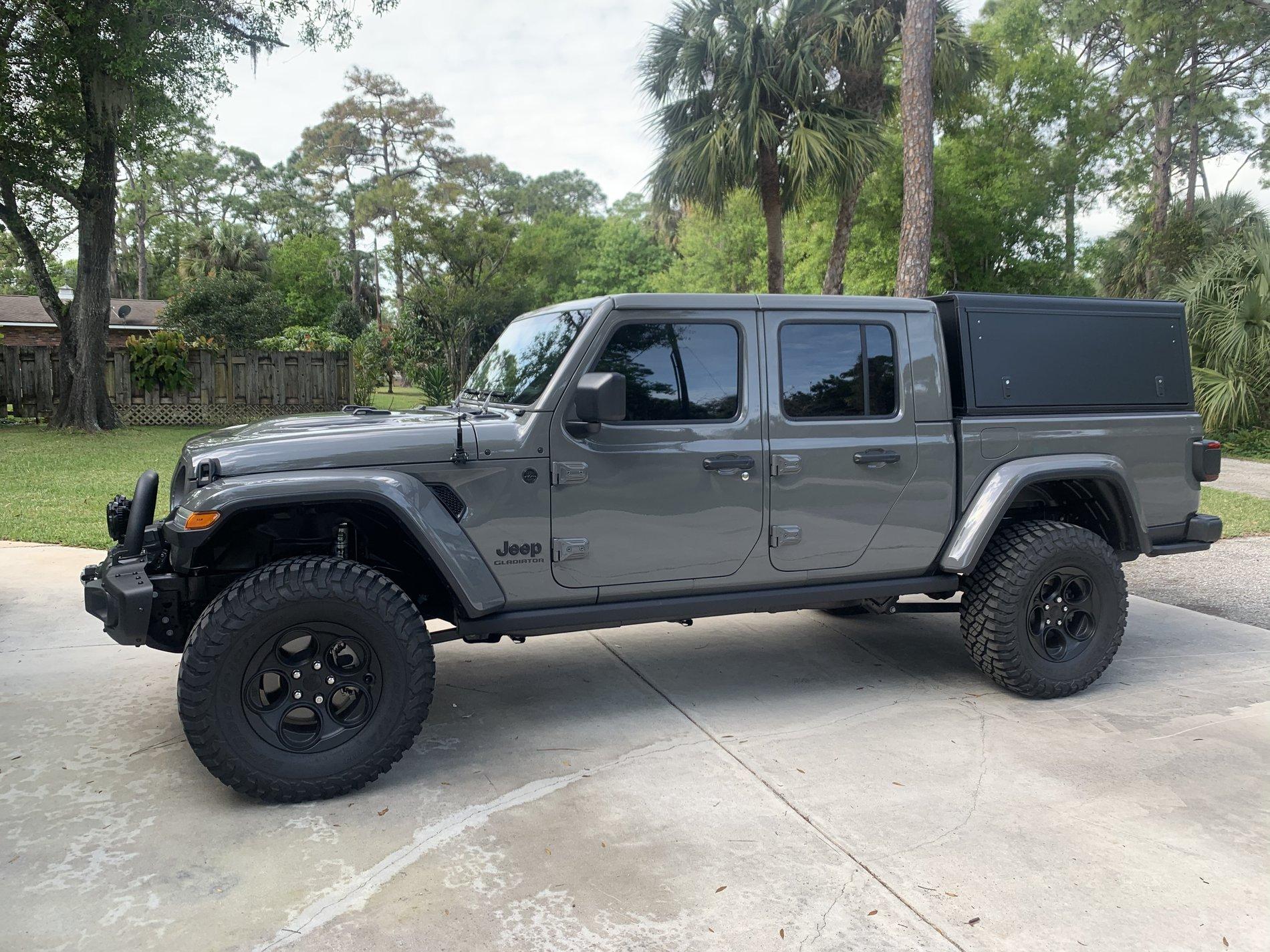Jeep Gladiator Alu-cab canopy Jeep Gladiator #001 7C510D63-6211-4FE8-A3F5-E530C1C8AFC4
