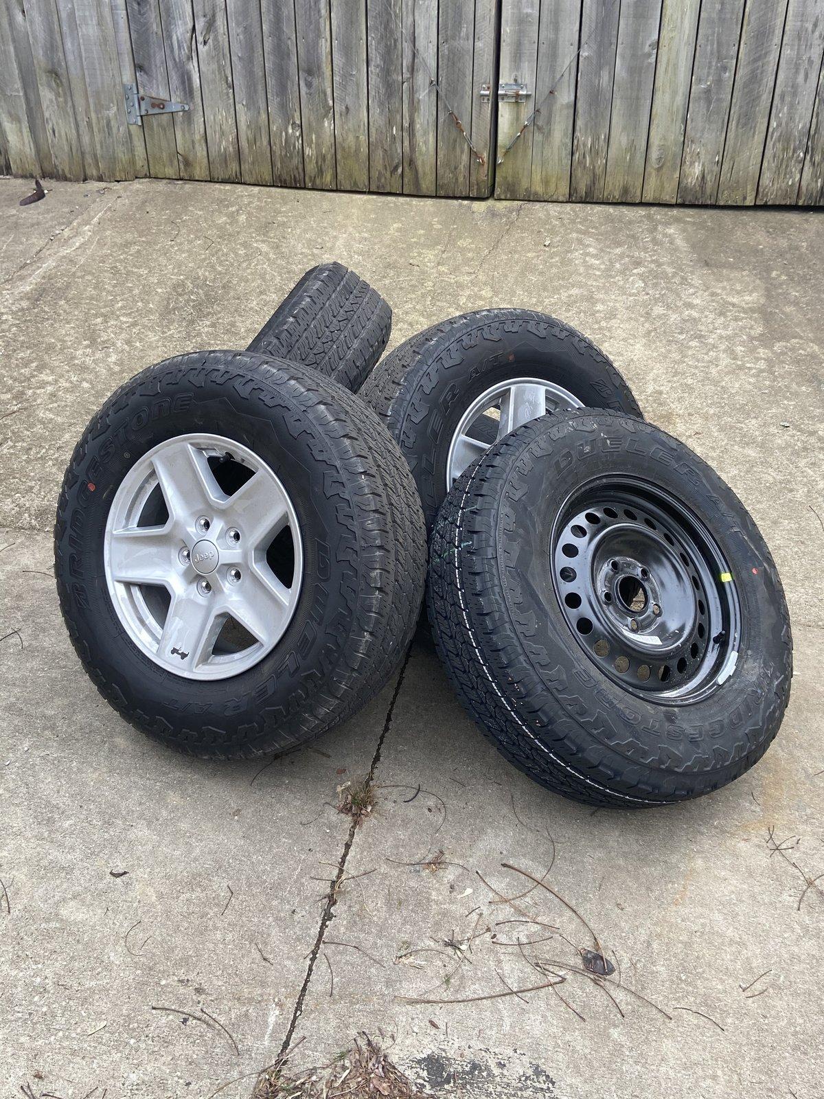 Jeep Gladiator Sport S tires and wheels 99C5AF6D-3AC5-472A-AB9C-6B6B8EAD4C00