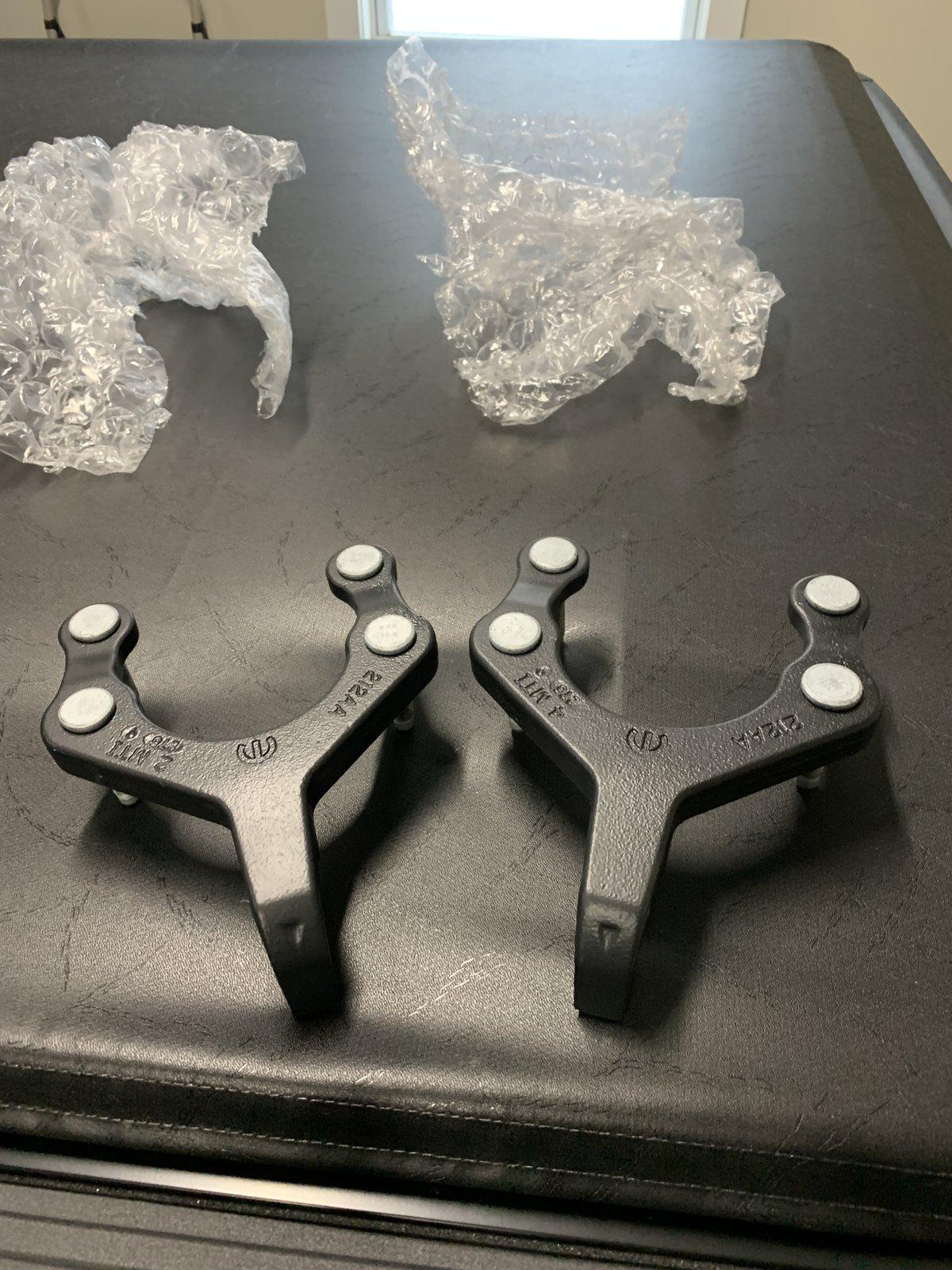 Jeep Gladiator Black front tow hooks C01A0633-8855-4F72-86A5-34F88DA4A927
