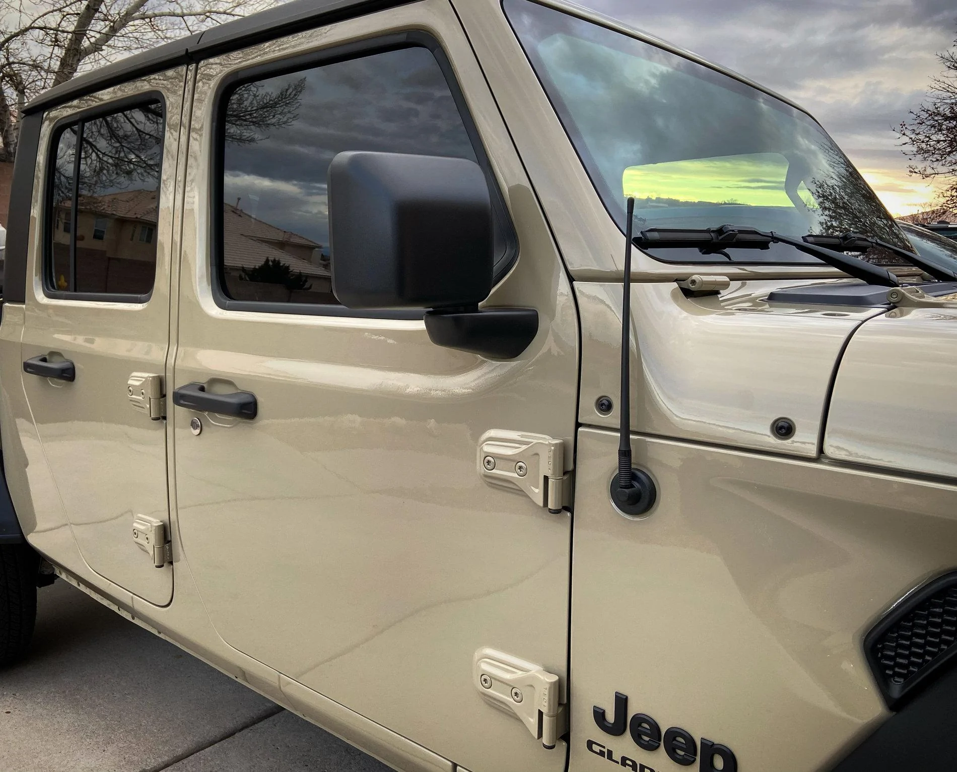Jeep Gladiator Cool antenas 8FF90C10-4EFF-486F-B0A3-CA45EB129791
