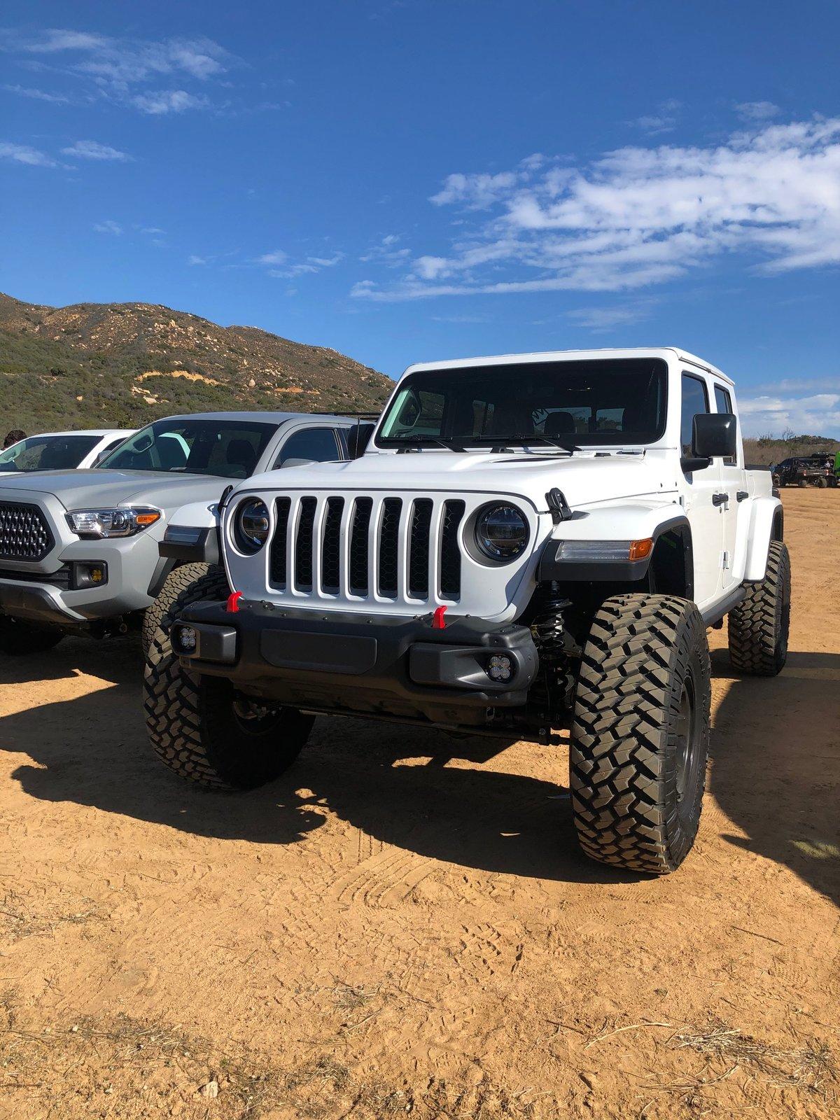 Jeep Gladiator Gladiators on Mopar 2" Lift Kit IMG_6848