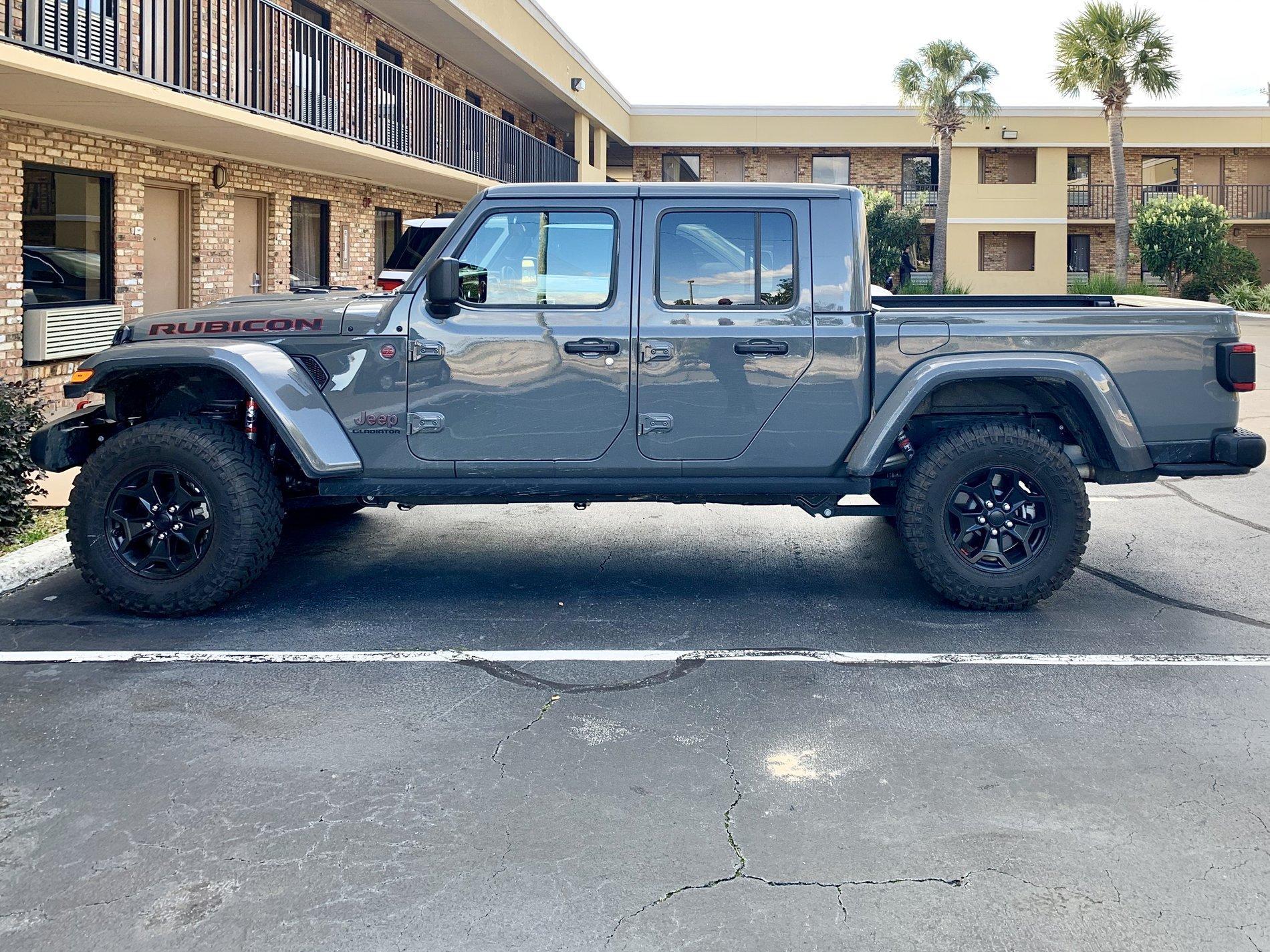 Jeep Gladiator STING GRAY Gladiator JT Club BA9EDDF6-5FE9-4AC3-AE92-4D5492FA7F68