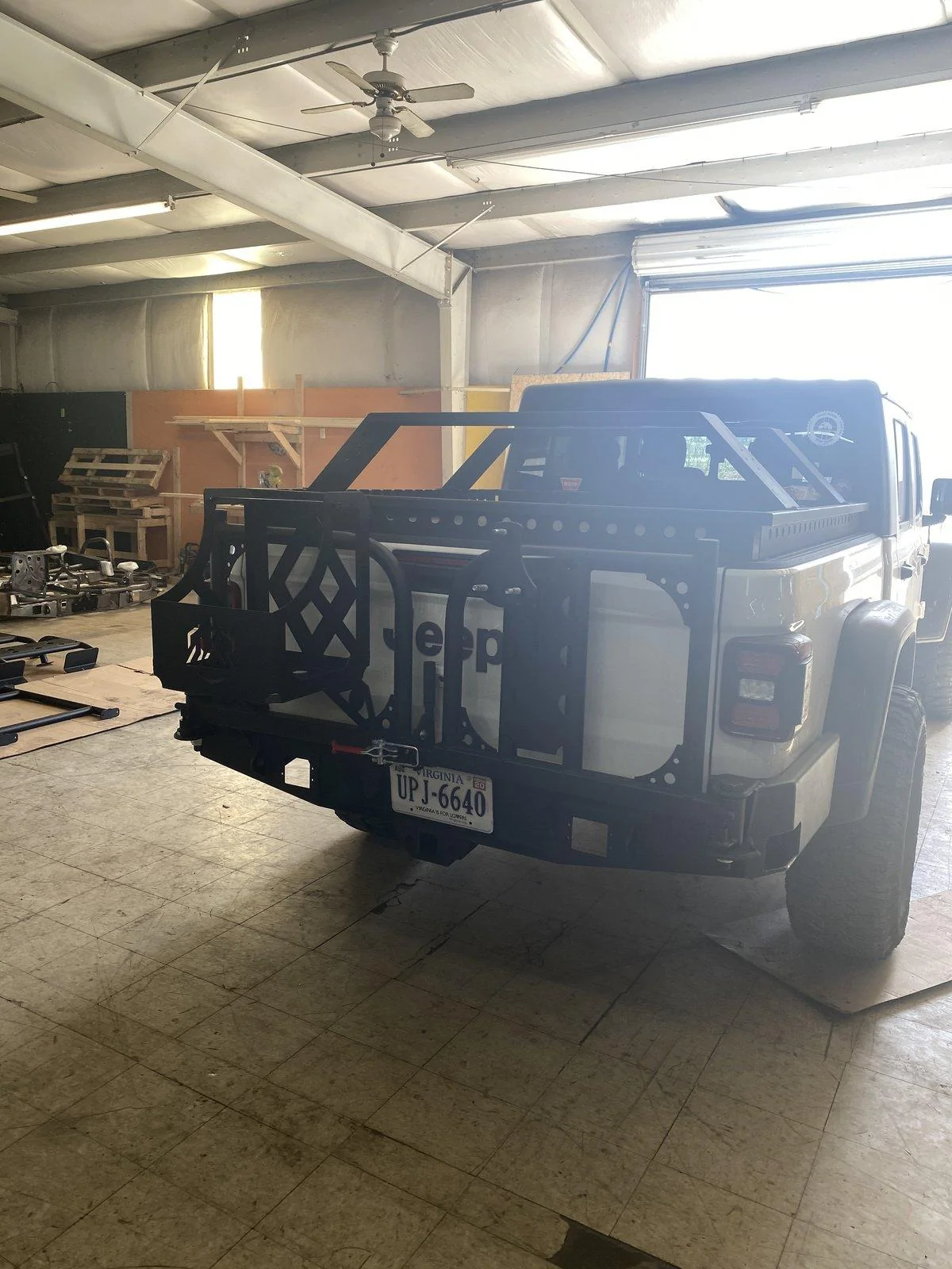 Jeep Gladiator BRIGHT WHITE Gladiator JT Club 5E4B5AD3-1149-4AC2-918B-CFBD59ACFC34