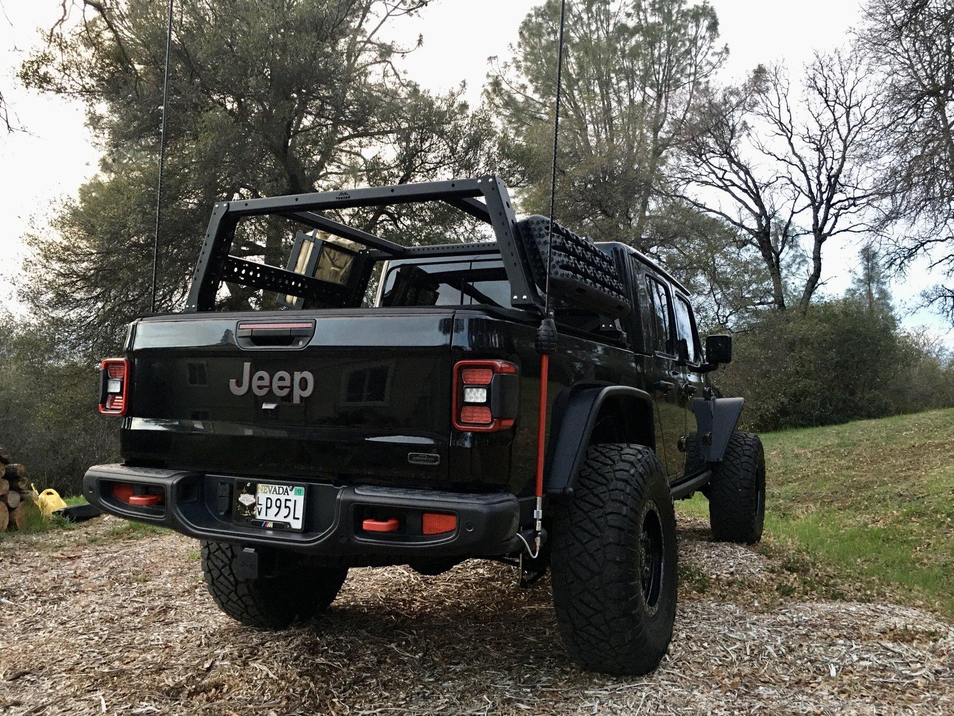 Jeep Gladiator Bed racks with cover? 84557D82-F9FF-4ADD-A56E-733E57C22E34