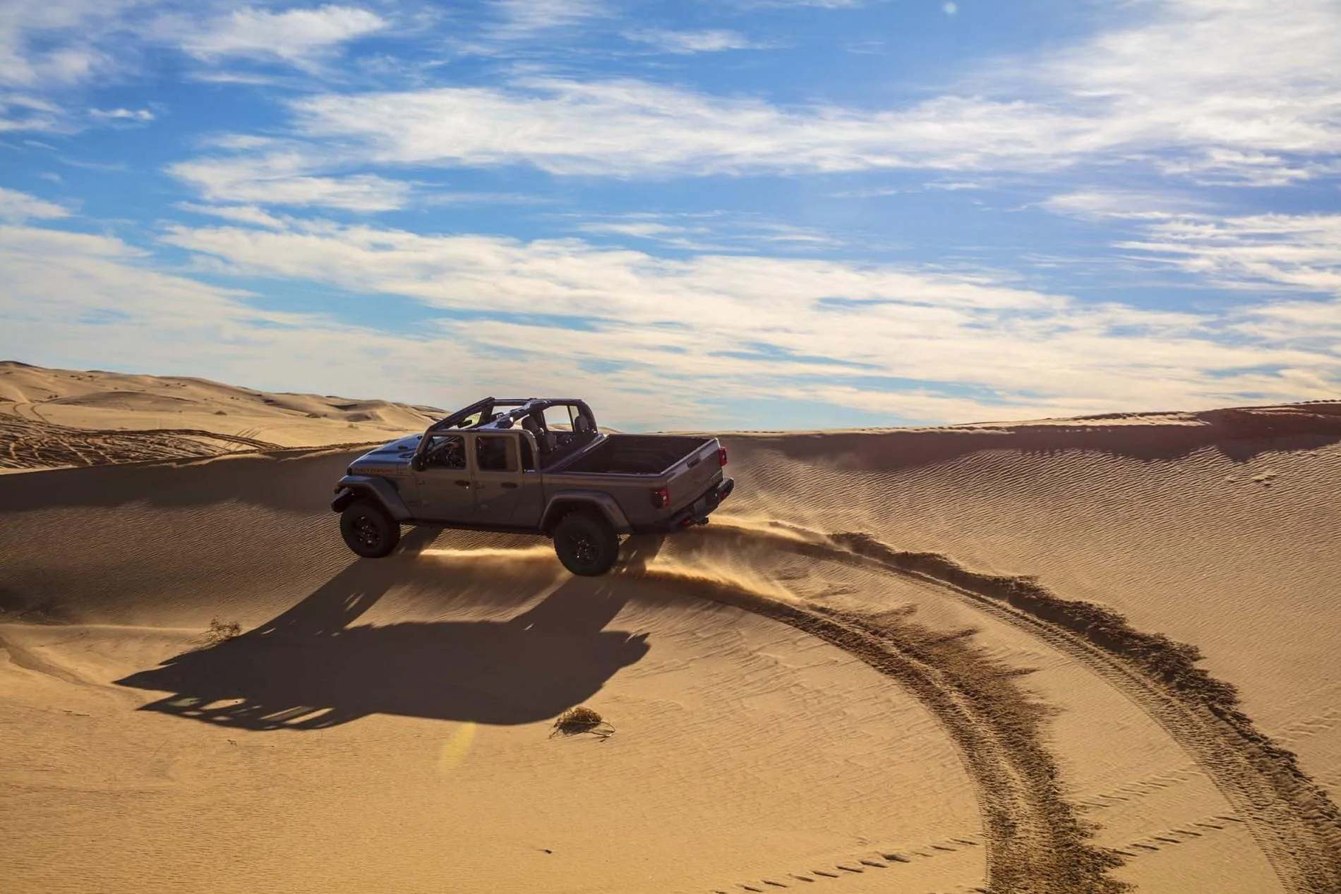 Jeep Gladiator Jeep Gladiator Mojave Edition! [Updated With Live Pics and Chassis/Suspension Breakdown] 2020-jeep-gladiator_100734578_h