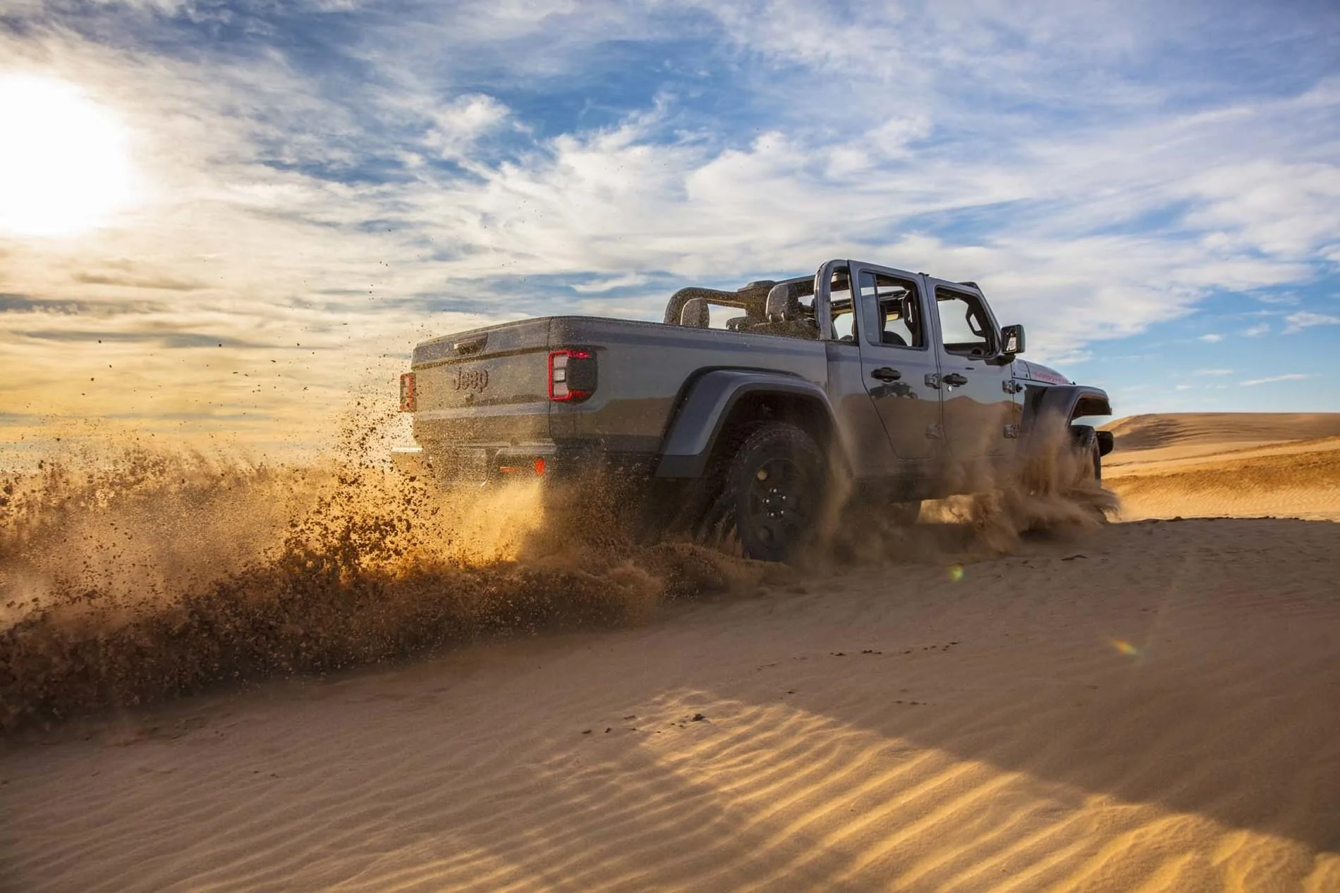 Jeep Gladiator Jeep Gladiator Mojave Edition! [Updated With Live Pics and Chassis/Suspension Breakdown] 2020-jeep-gladiator_100734575_h