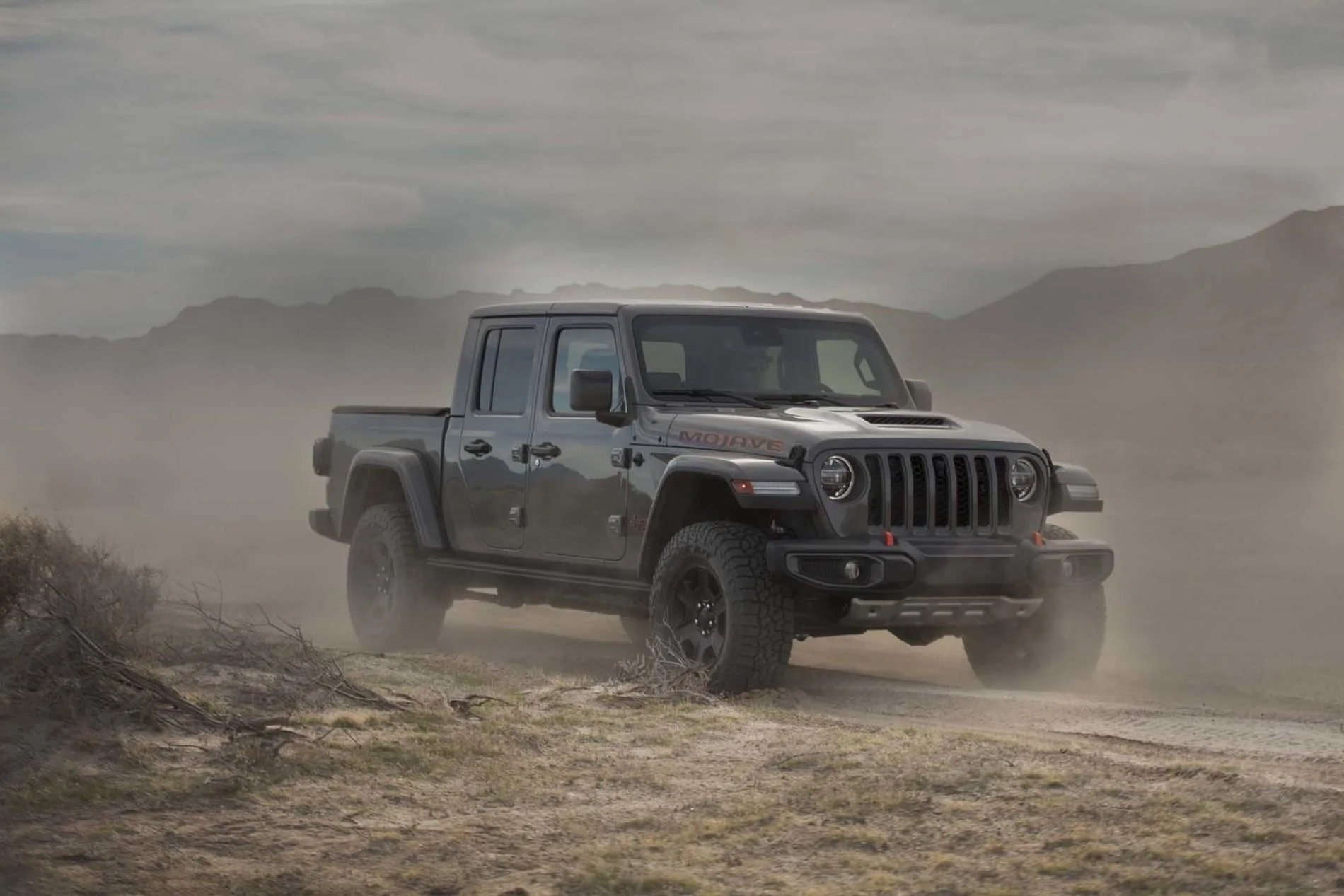 Jeep Gladiator Jeep Gladiator Mojave Edition! [Updated With Live Pics and Chassis/Suspension Breakdown] 2020-jeep-gladiator_100734564_h