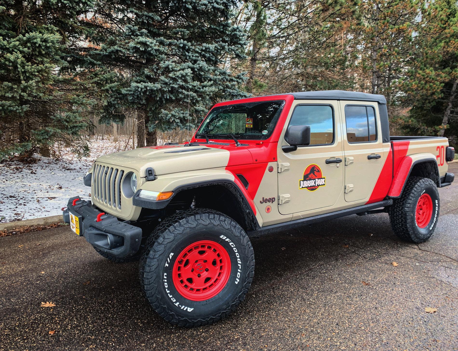 Jeep Gladiator DECALS/SIDE GRAPHICS/WRAPS BD6732E3-B9B8-4886-B850-3D31ED6E8C40