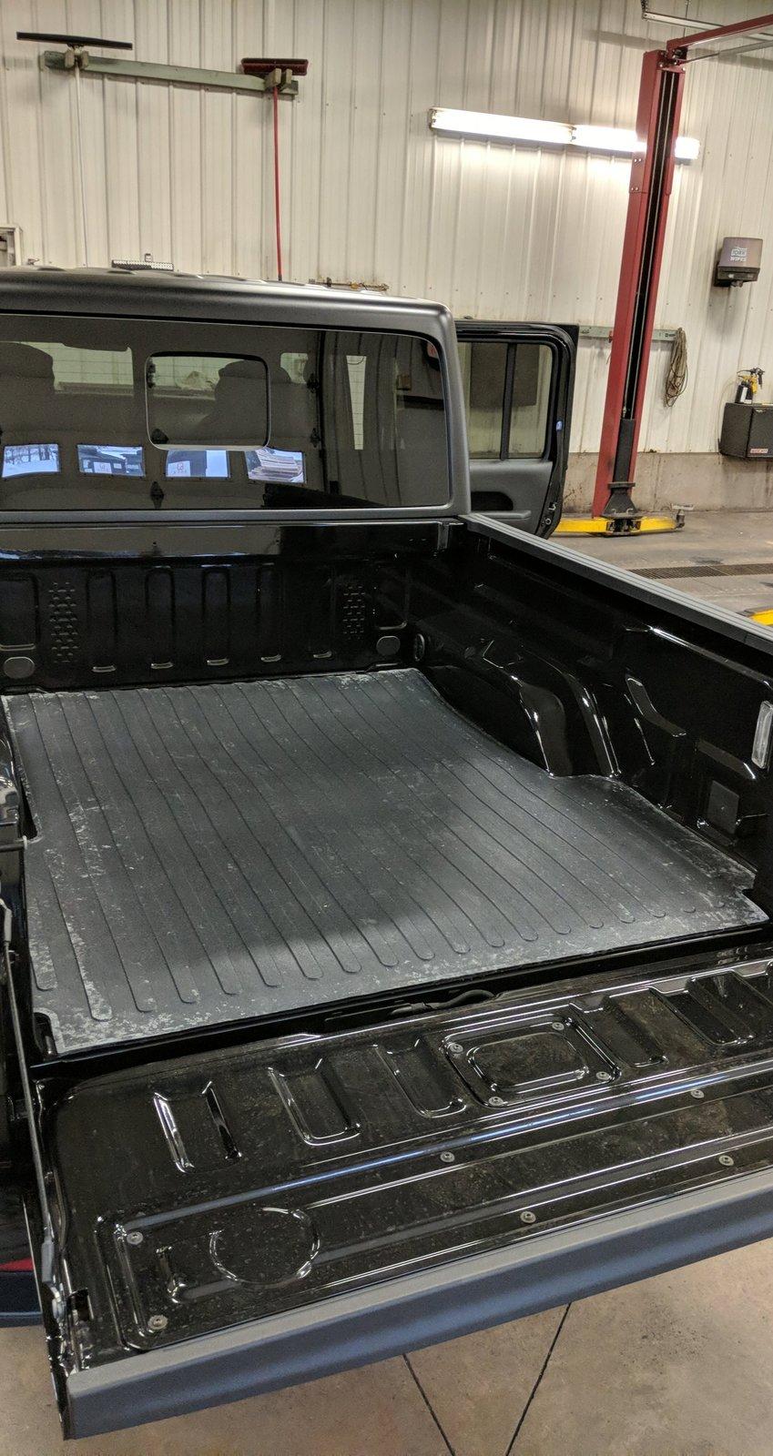 Jeep Gladiator Truck bed mat for Gladiator, rubber? Snapchat-1063790429