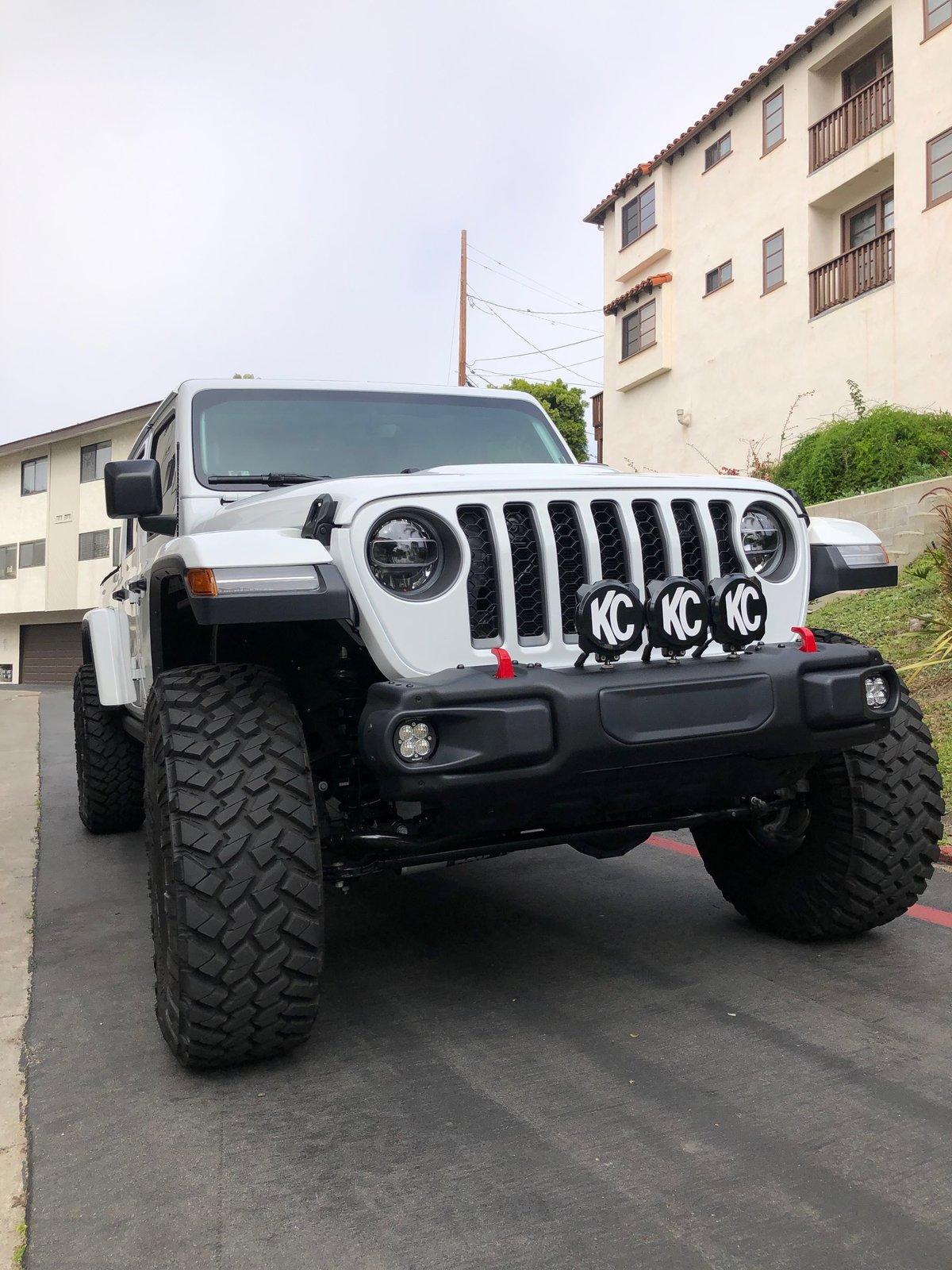 Jeep Gladiator Off Road Lights - Front Bumper IMG_6996