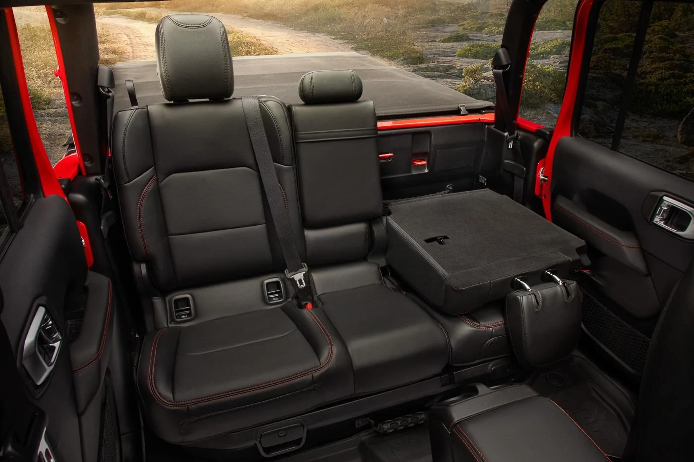 Jeep Gladiator Jeep Gladiator Interior Photos Jeep-Gladiator-Interior-8