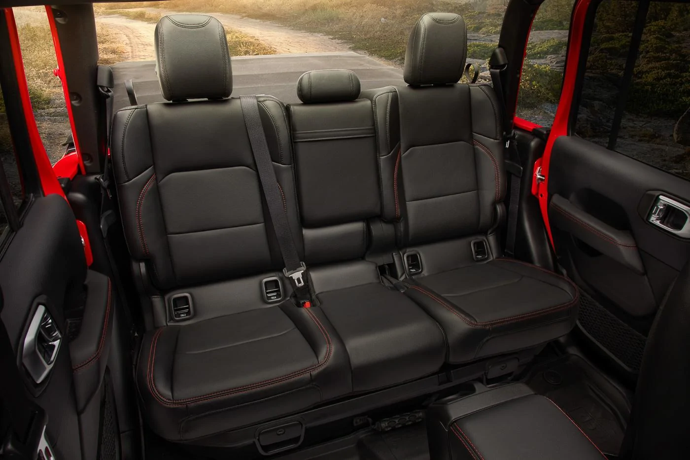 Jeep Gladiator Jeep Gladiator Interior Photos Jeep-Gladiator-Interior-14