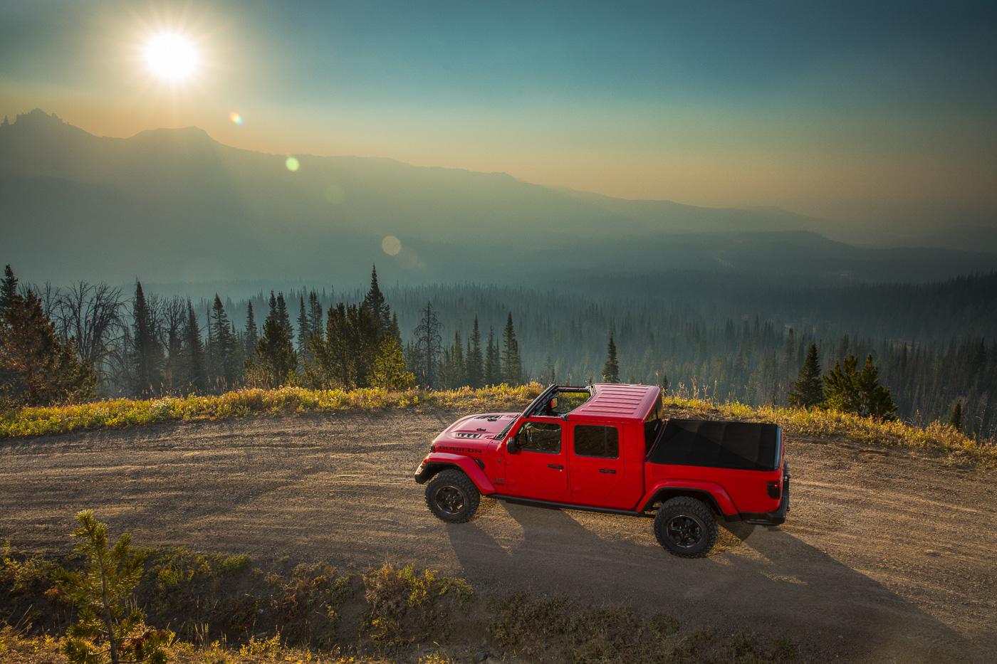 Jeep Gladiator Jeep Gladiator Rubicon Photos Jeep-Gladiator-Rubicon-32