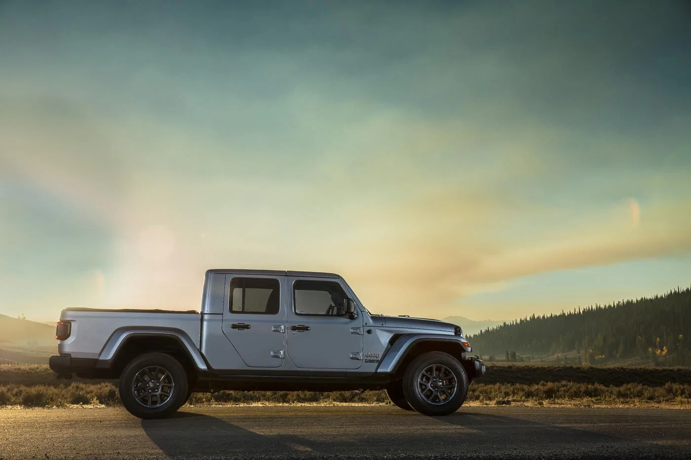 Jeep Gladiator BILLET SILVER Gladiator JT Club Jeep-Gladiator-Overland-7