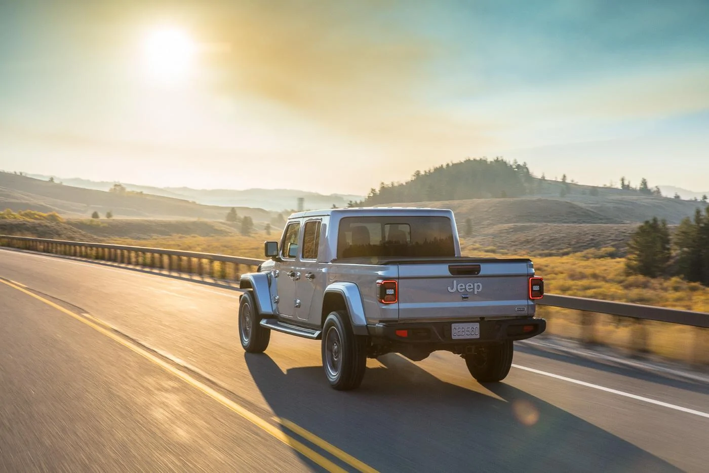 Jeep Gladiator BILLET SILVER Gladiator JT Club Jeep-Gladiator-Overland-8