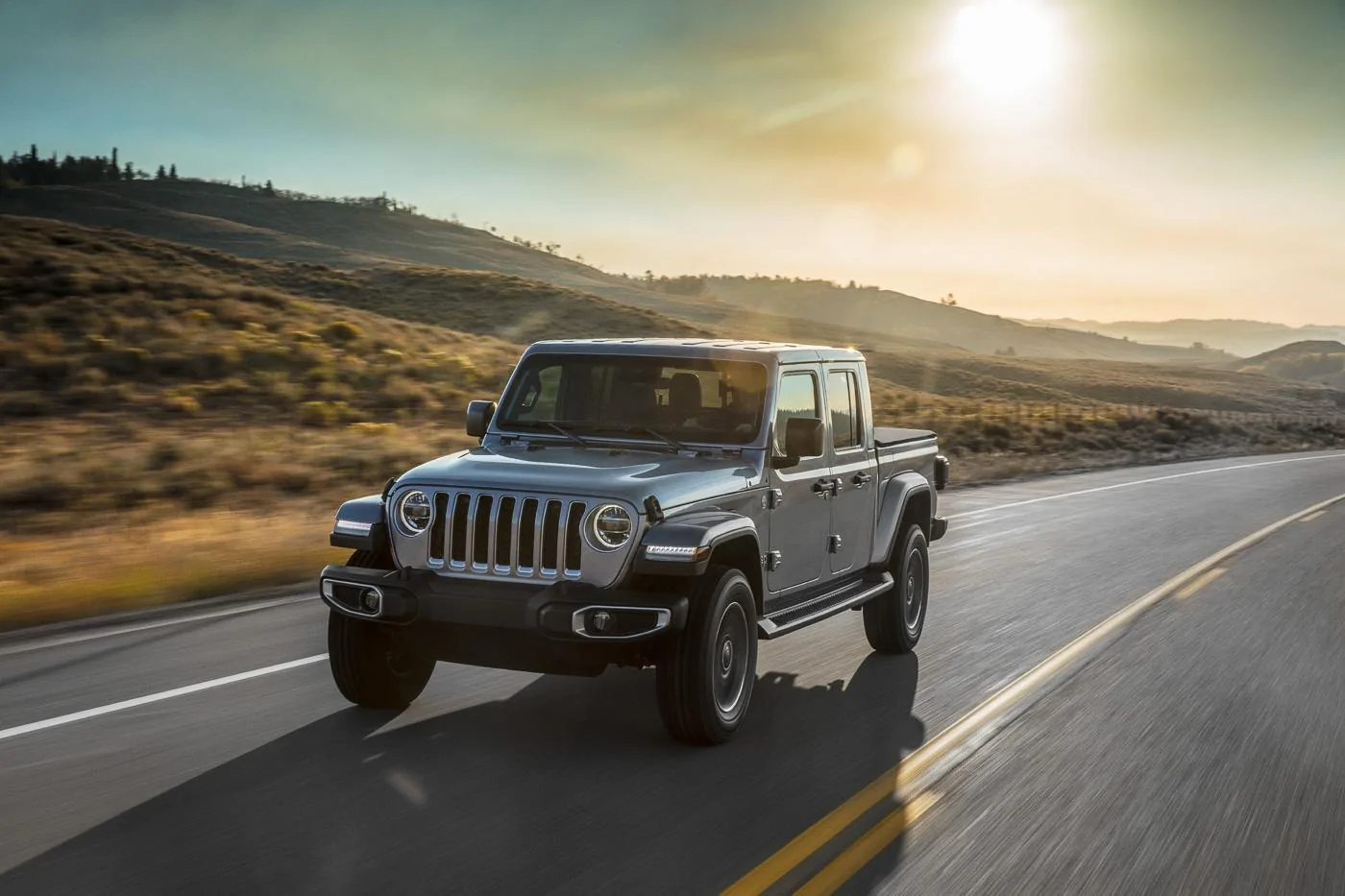 Jeep Gladiator BILLET SILVER Gladiator JT Club Jeep-Gladiator-Overland-11