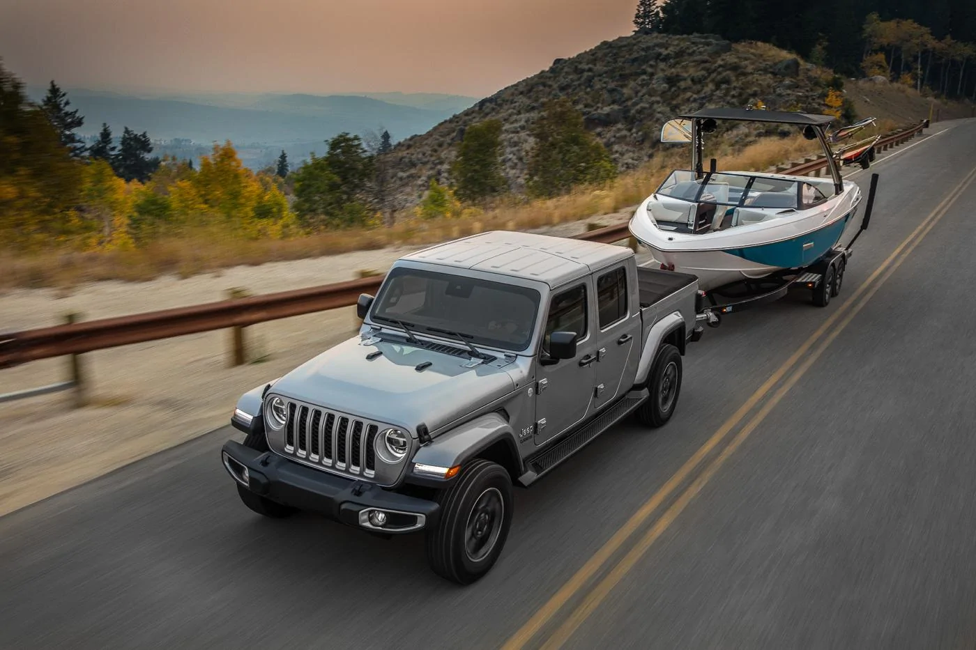 Jeep Gladiator BILLET SILVER Gladiator JT Club Jeep-Gladiator-Overland-20