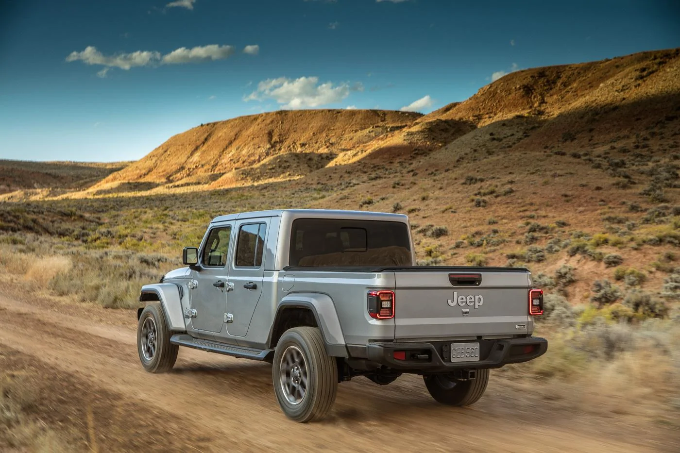 Jeep Gladiator BILLET SILVER Gladiator JT Club Jeep-Gladiator-Overland-23
