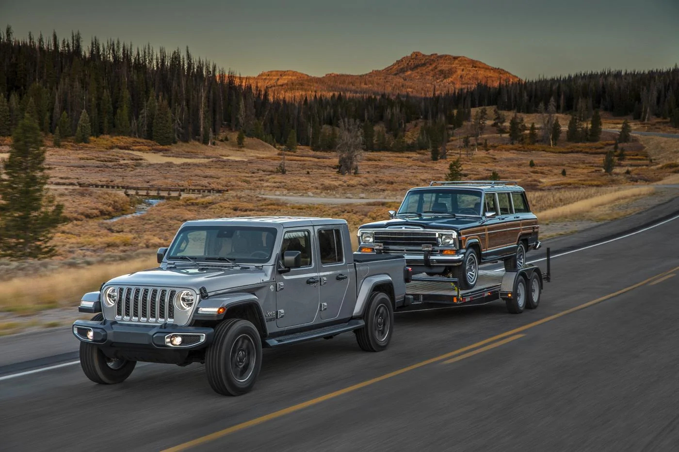 Jeep Gladiator BILLET SILVER Gladiator JT Club Jeep-Gladiator-Overland-30