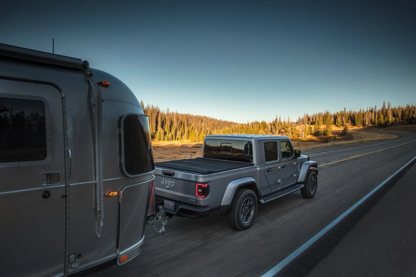 Jeep Gladiator BILLET SILVER Gladiator JT Club Jeep-Gladiator-Overland-31