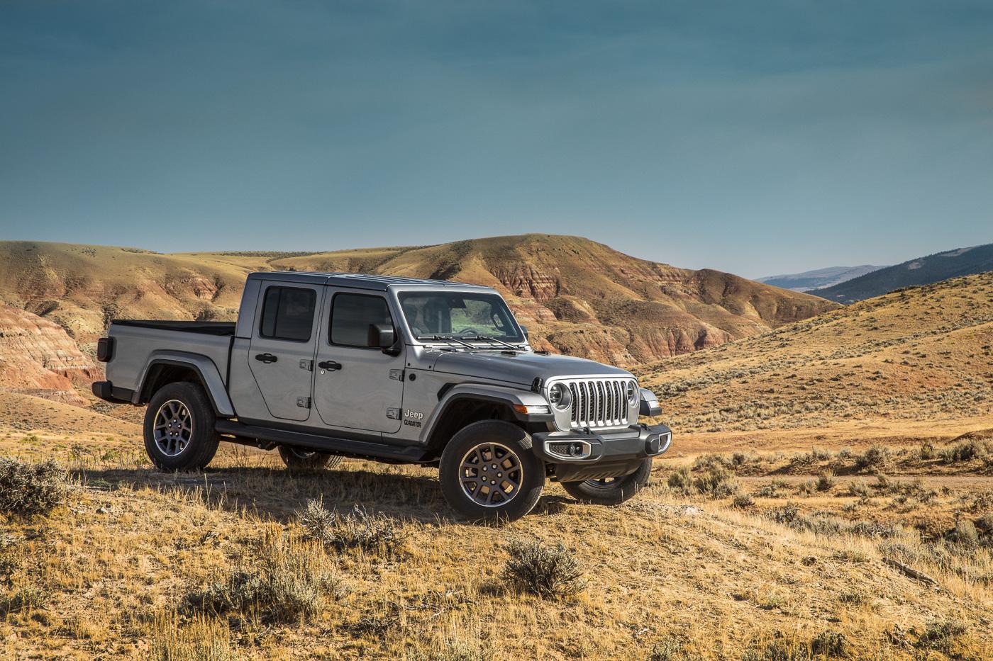 Jeep Gladiator BILLET SILVER Gladiator JT Club Jeep-Gladiator-Overland-36