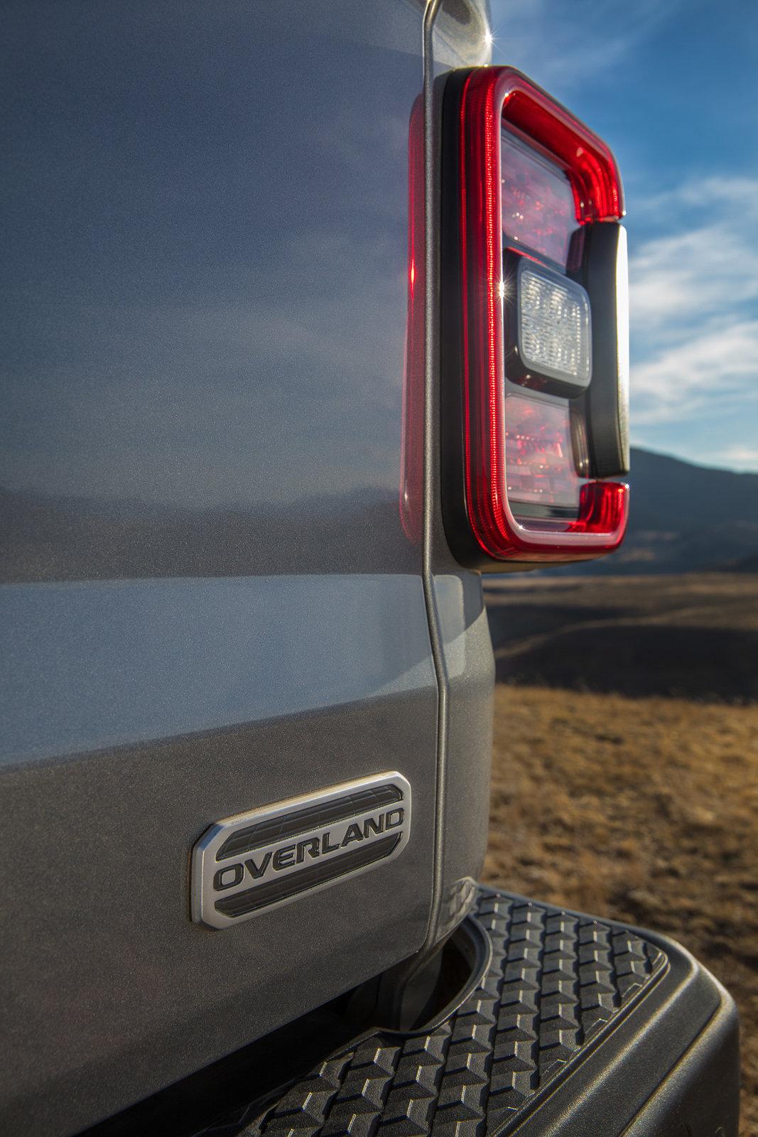Jeep Gladiator BILLET SILVER Gladiator JT Club Jeep-Gladiator-Overland-41