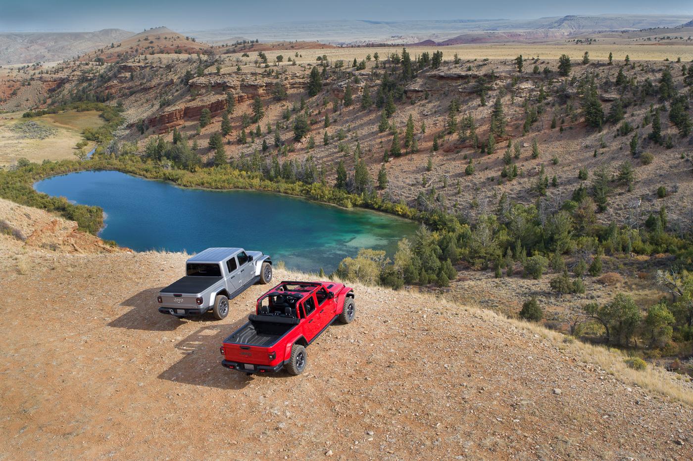 Jeep Gladiator The Gladiator Duo (Overland and Rubicon) Jeep-Gladiator-Dynamic-Duo-11