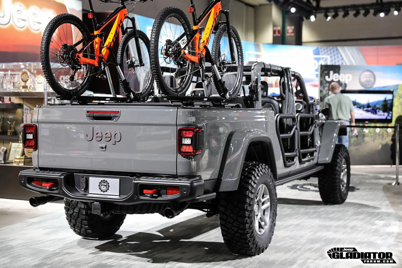 Sting-Gray--Jeep-Gladiator-JT-Pickup-Truck-Mopar-Accessories-LA-Auto-Show-18.jpg