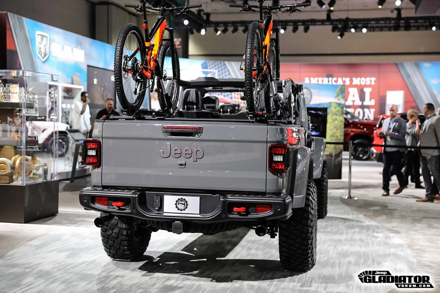 Sting-Gray--Jeep-Gladiator-JT-Pickup-Truck-Mopar-Accessories-LA-Auto-Show-19.jpg