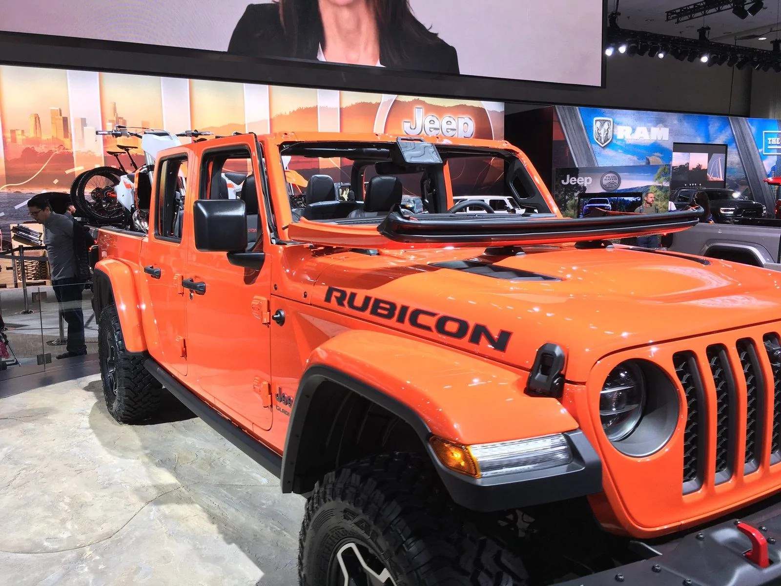 Jeep Gladiator Initial impressions at L.A. show... IMG_8323