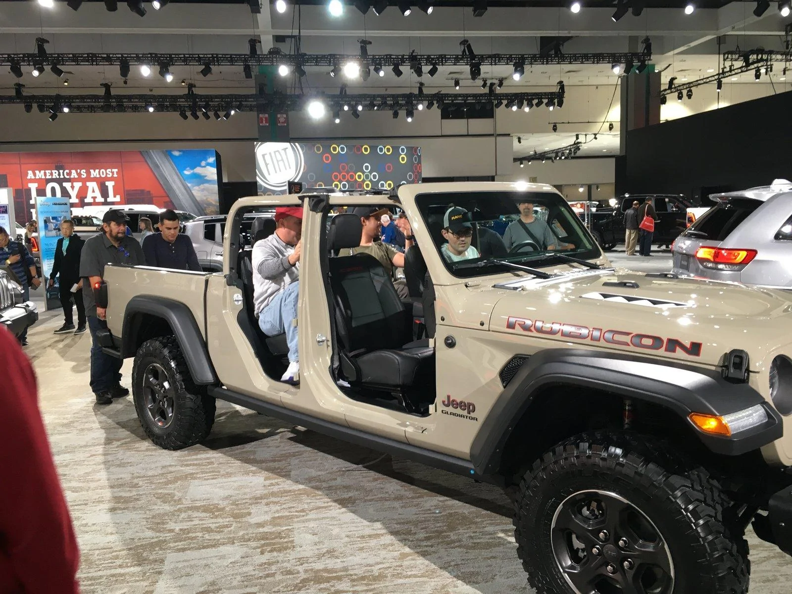 Jeep Gladiator Initial impressions at L.A. show... IMG_8325