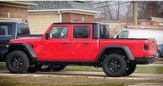 Jeep Gladiator FIRECRACKER RED Gladiator JT Club B9DCA5FF-F547-4C72-AF2B-14981BB7089A