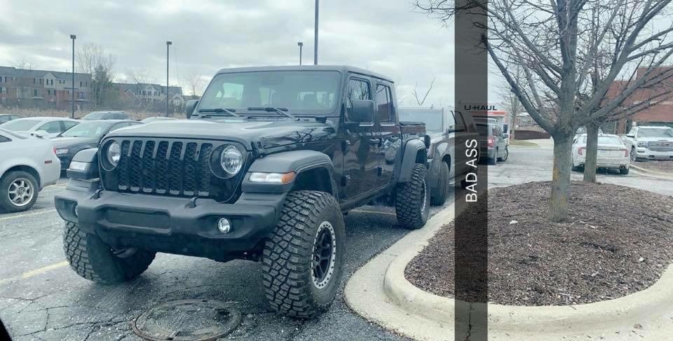 Jeep Gladiator BLACK Gladiator JT Club ED9468DD-2A21-4BBD-A167-1DD24B3B4767