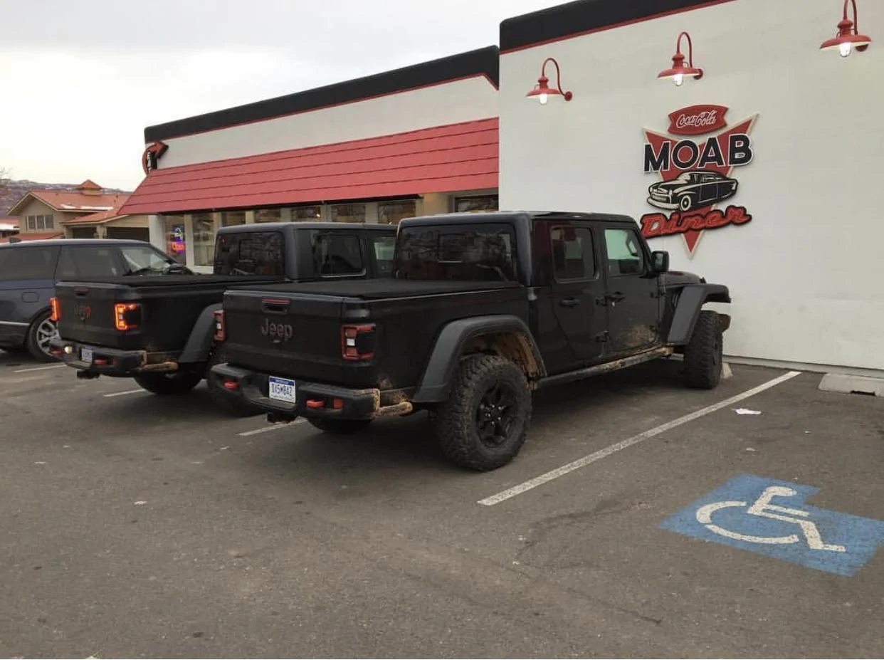 Jeep Gladiator BLACK Gladiator JT Club A7F45E54-6320-413F-9459-C622614F0E96