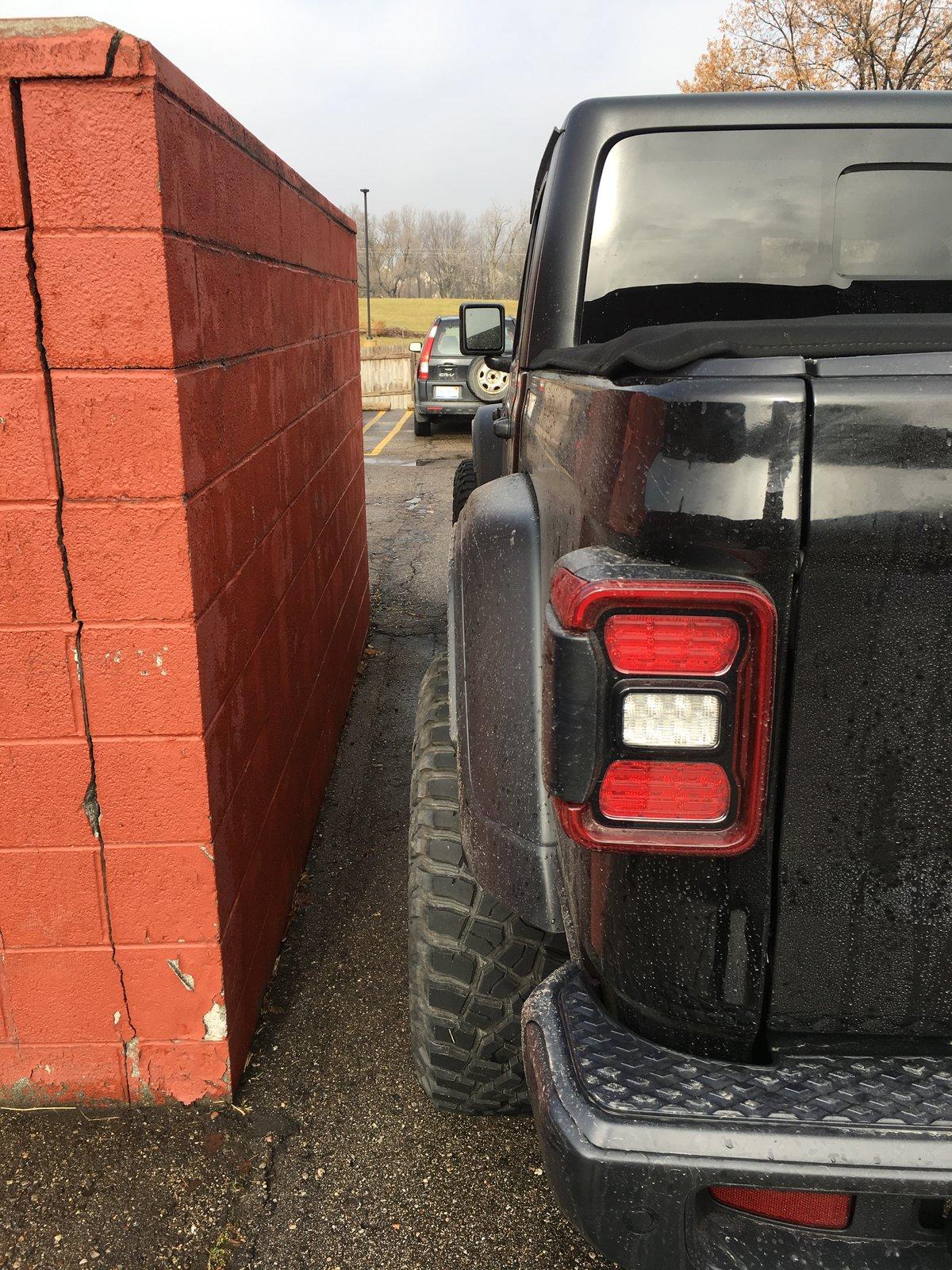 Jeep Gladiator Gladiator Spotted in Novi, Michigan possibly with Mopar lift, beadlock wheels and 37" tires img_1806-