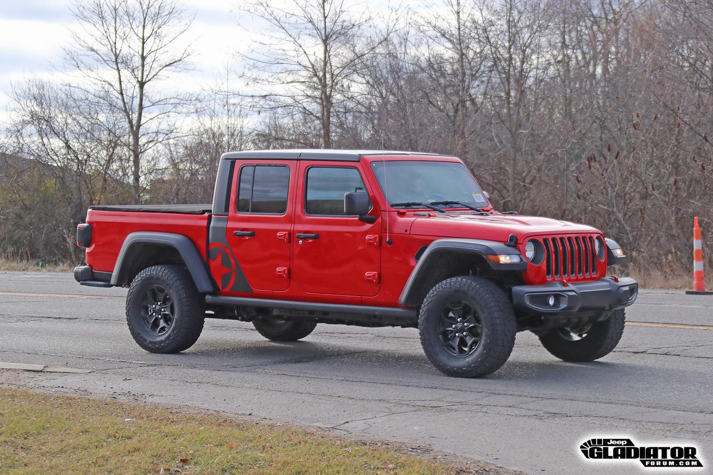 Jeep Gladiator Jeep Gladiator Rubicon (Freedom Edition?) Spotted 2020-Jeep-Gladiator-Rubicon-Freedom-Edition-3