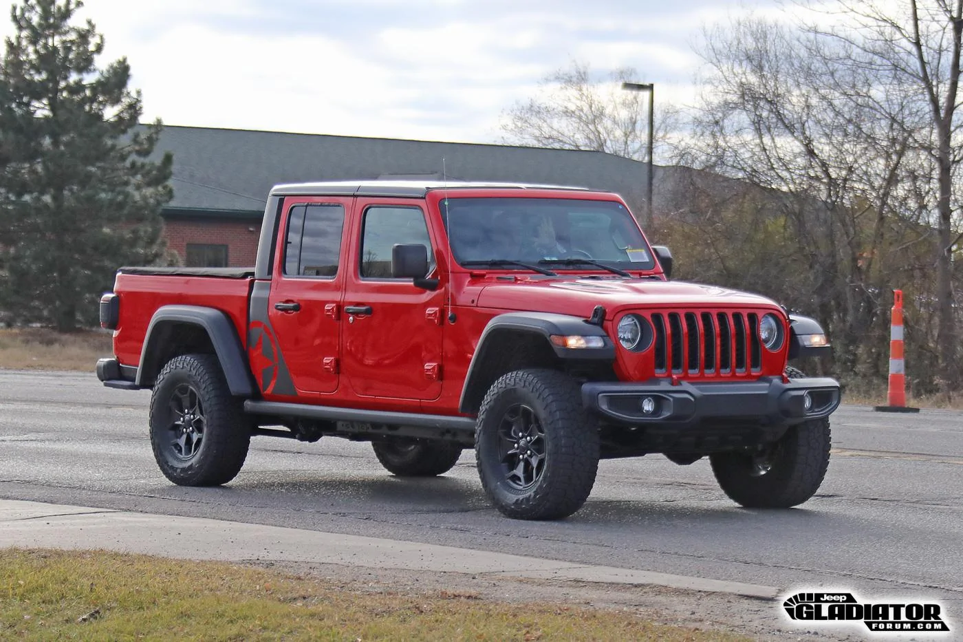 Jeep Gladiator Jeep Gladiator Rubicon (Freedom Edition?) Spotted 2020-Jeep-Gladiator-Rubicon-Freedom-Edition-5
