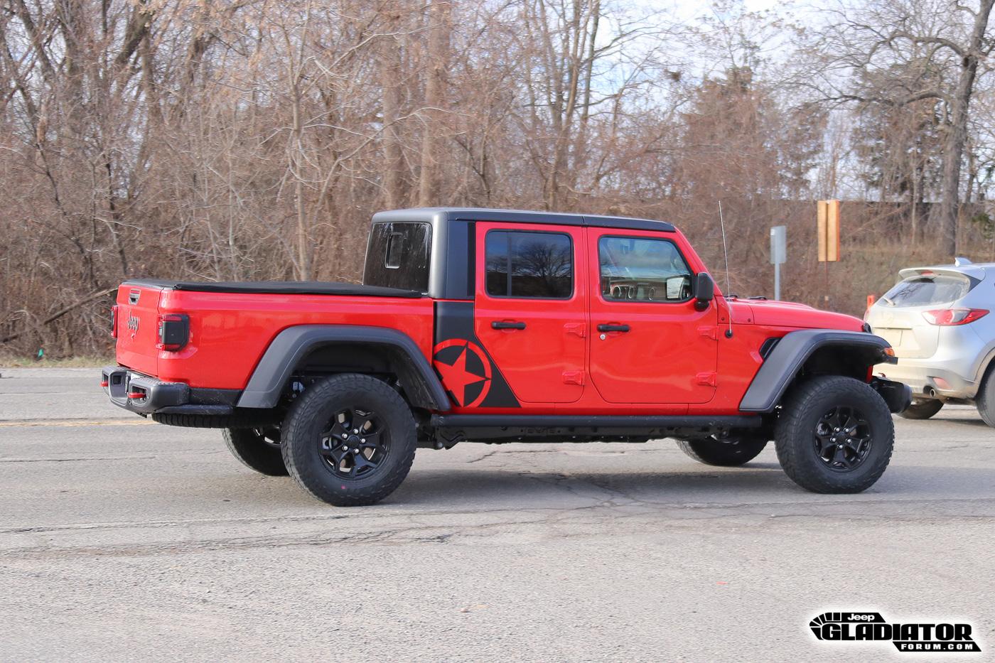 Jeep Gladiator Jeep Gladiator Rubicon (Freedom Edition?) Spotted 2020-Jeep-Gladiator-Rubicon-Freedom-Edition-7