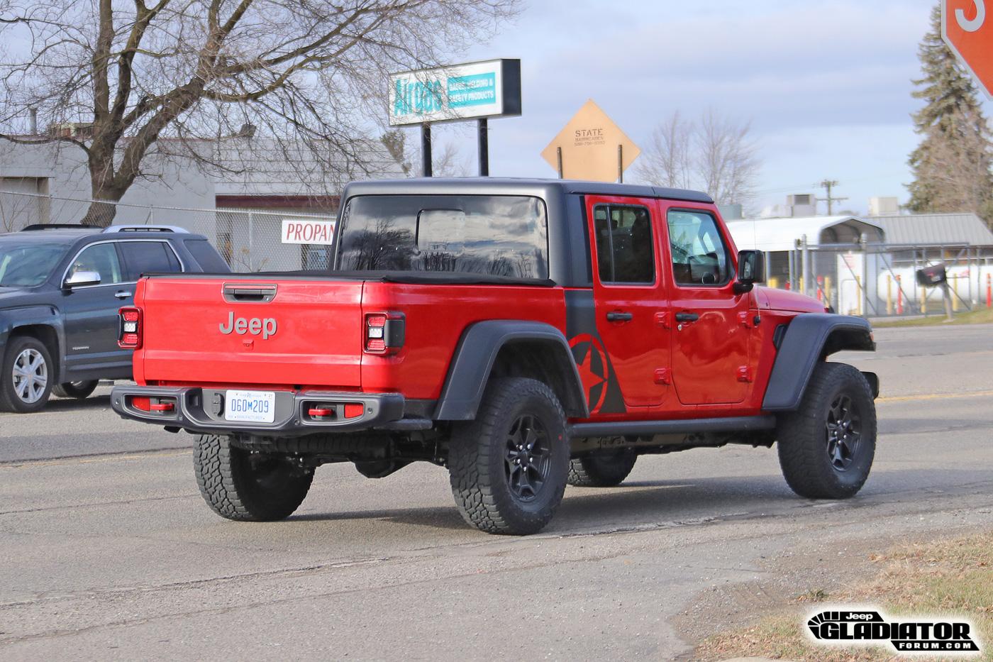 Jeep Gladiator Jeep Gladiator Rubicon (Freedom Edition?) Spotted 2020-Jeep-Gladiator-Rubicon-Freedom-Edition-10