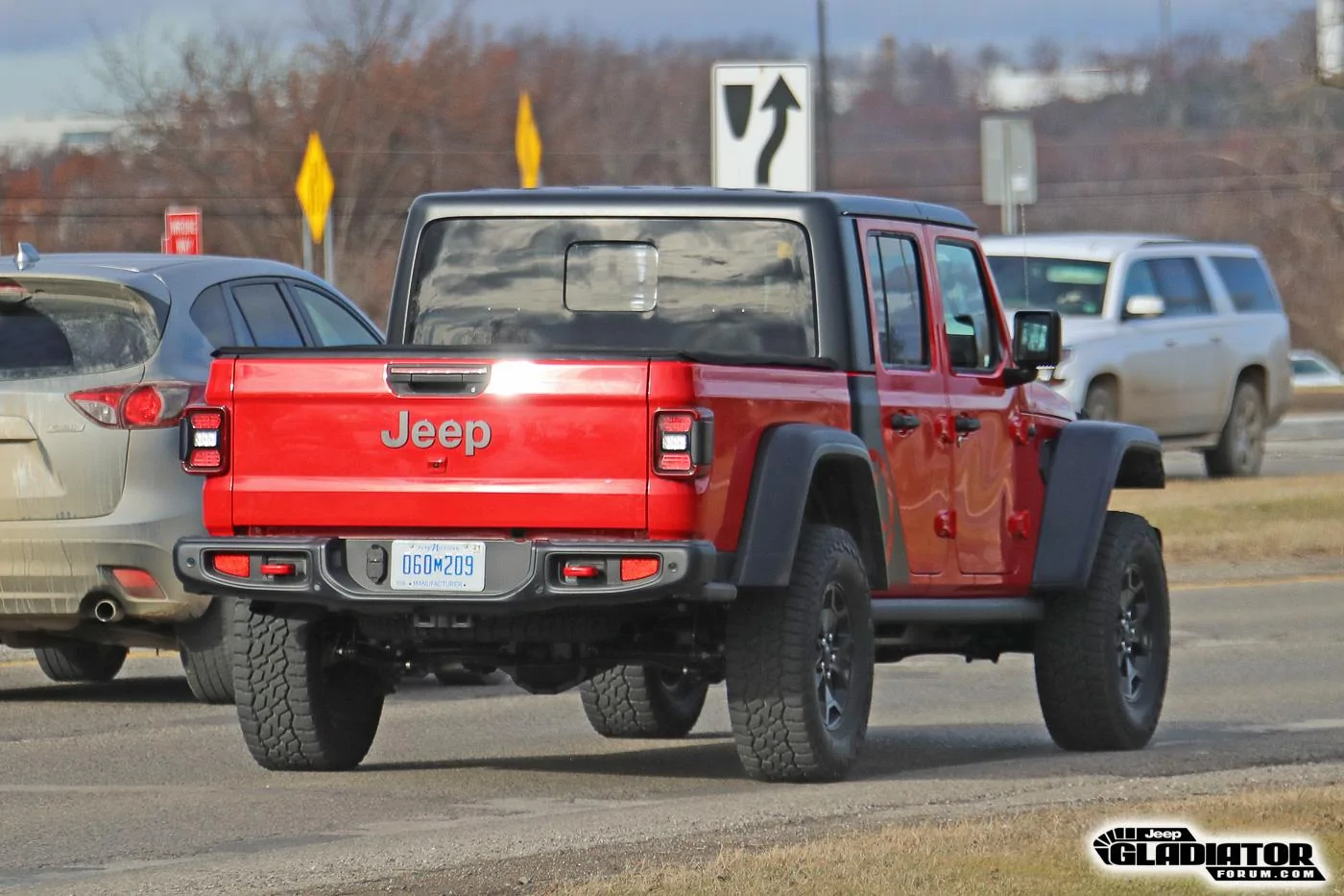 Jeep Gladiator Jeep Gladiator Rubicon (Freedom Edition?) Spotted 2020-Jeep-Gladiator-Rubicon-Freedom-Edition-11