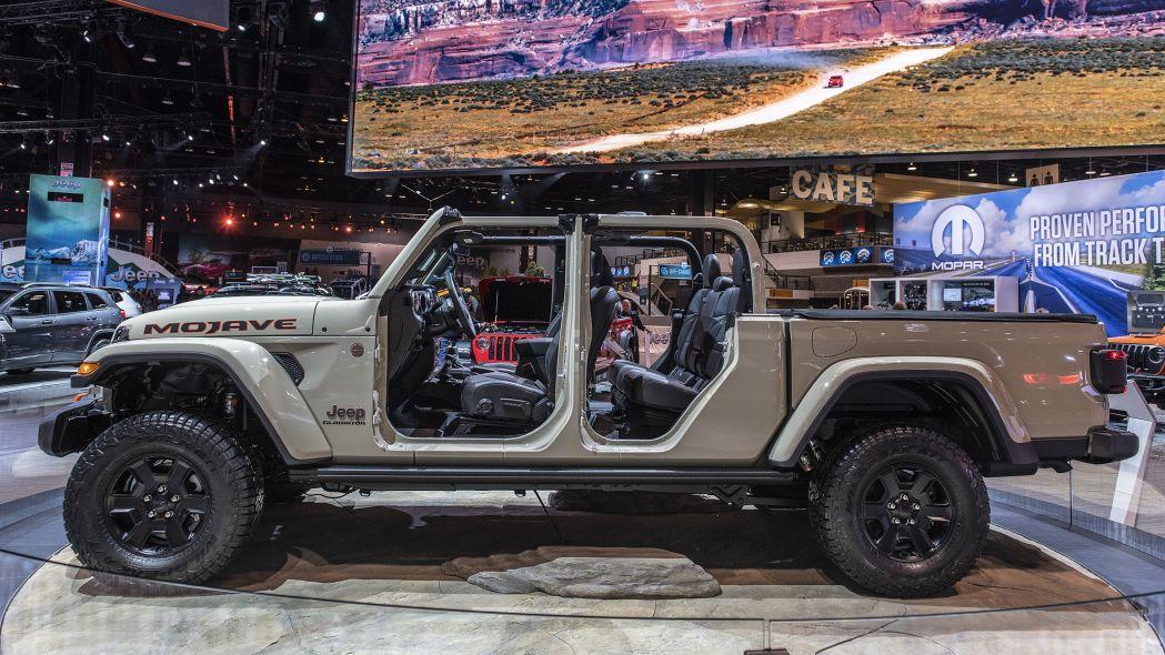 2020-jeep-gladiator-mojave-chicago-05.jpg