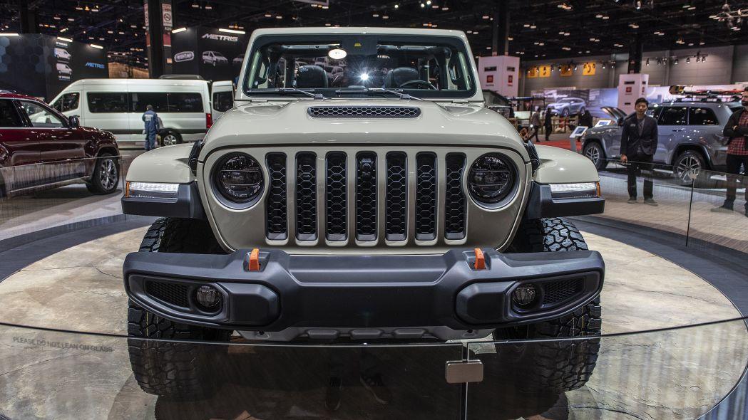 2020-jeep-gladiator-mojave-chicago-06.jpg