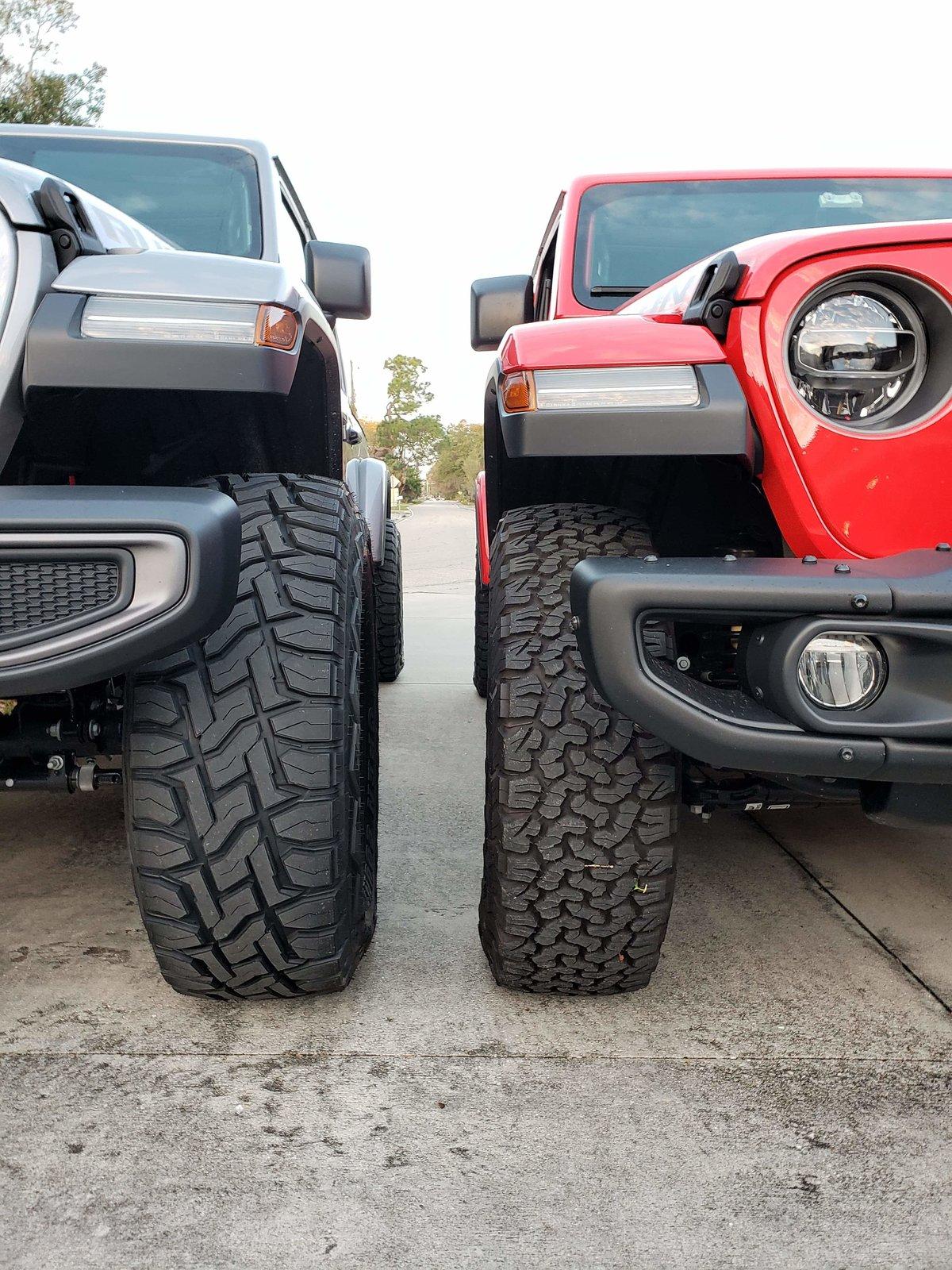 Jeep Gladiator Jeeps Parking Next To Jeeps received_188586452349689
