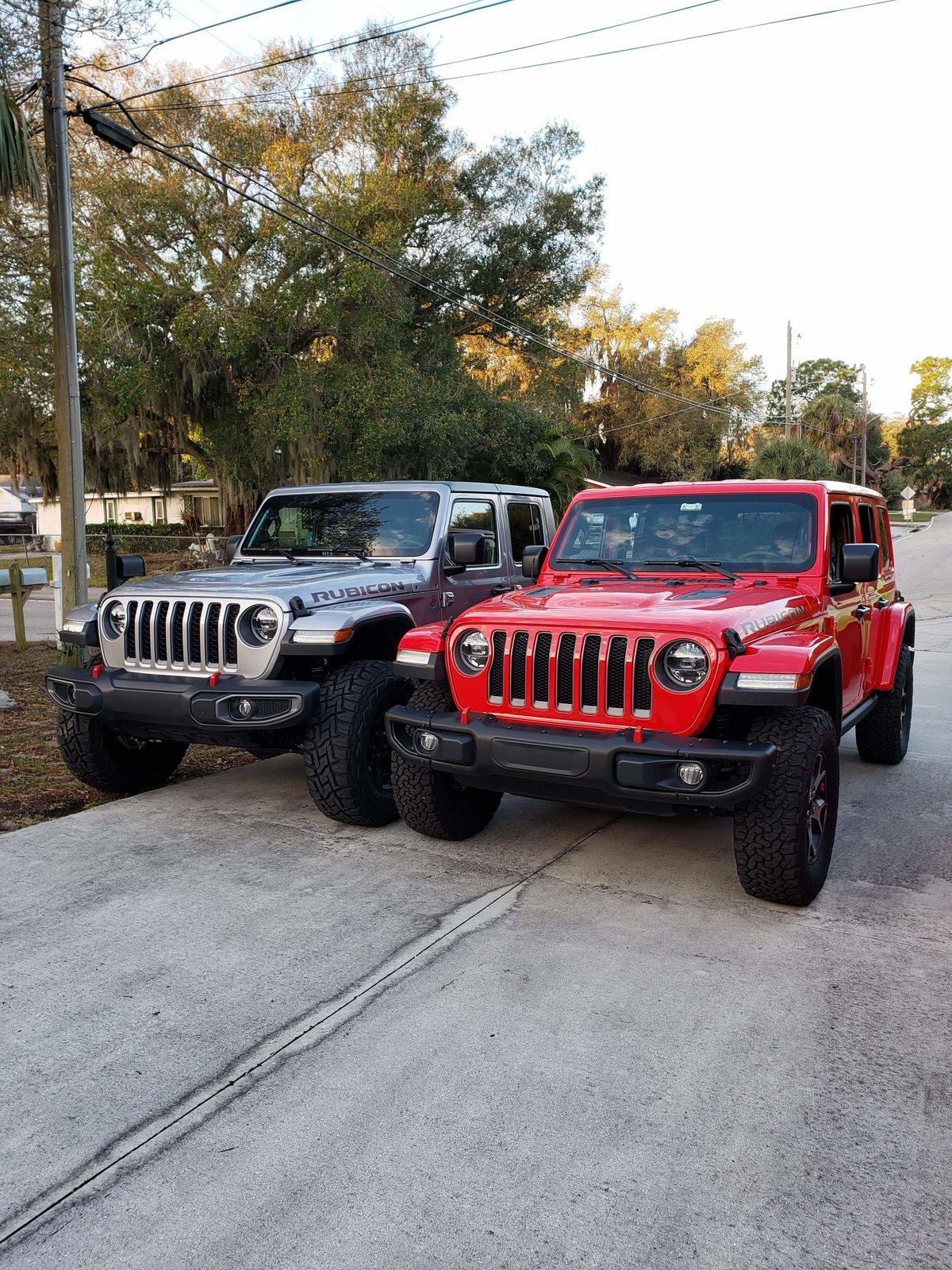 Jeep Gladiator Jeeps Parking Next To Jeeps received_193114328737239