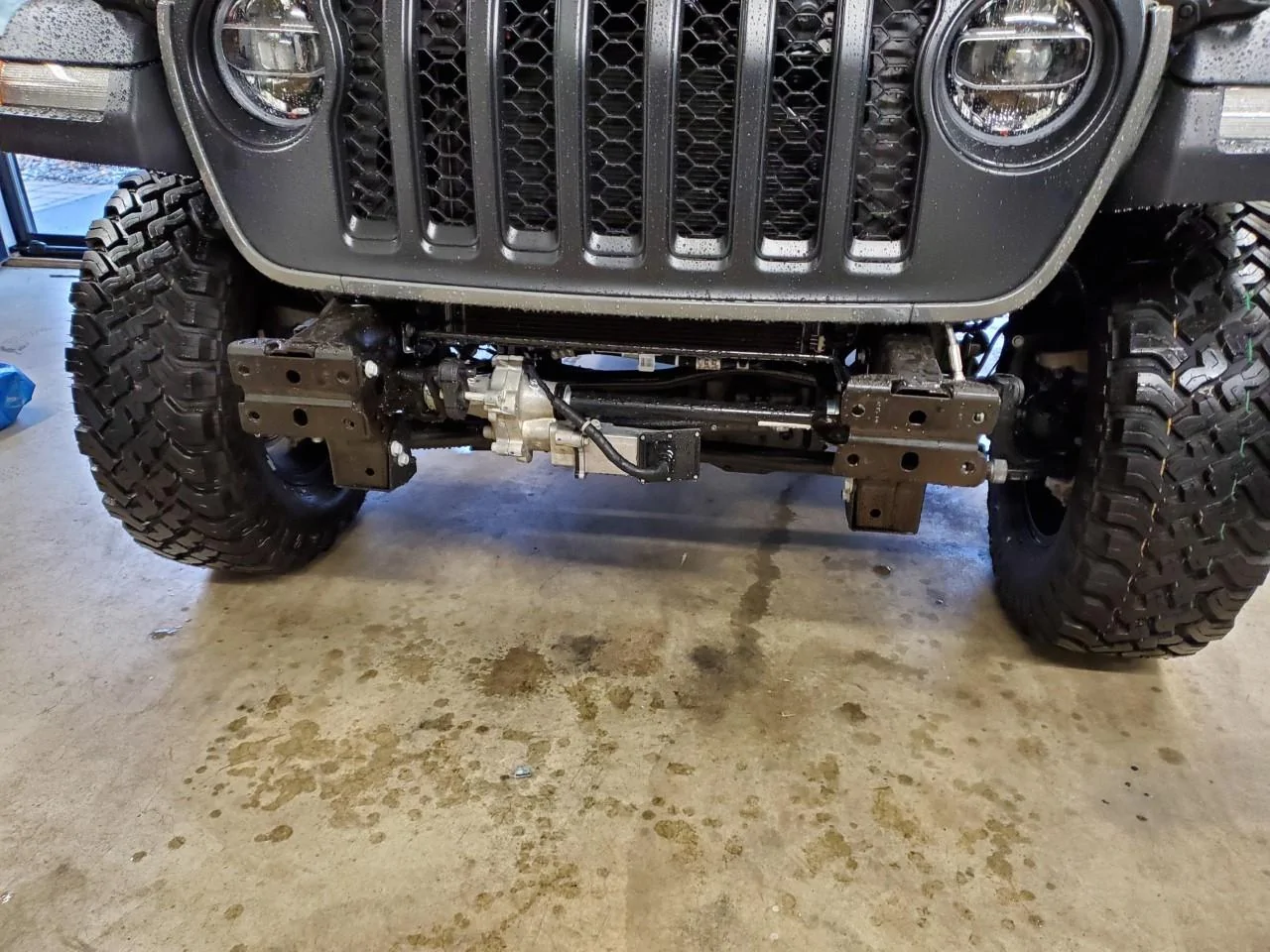 Jeep Gladiator Harold's Sting Gray JTR Build winch2