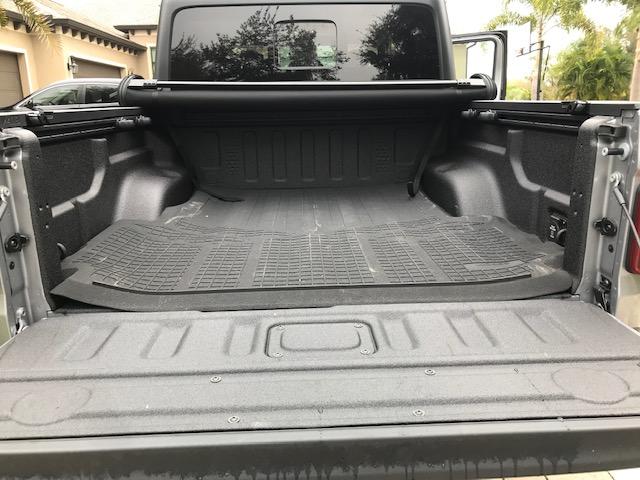 Jeep Gladiator Truck bed mat for Gladiator, rubber? IMG_3829