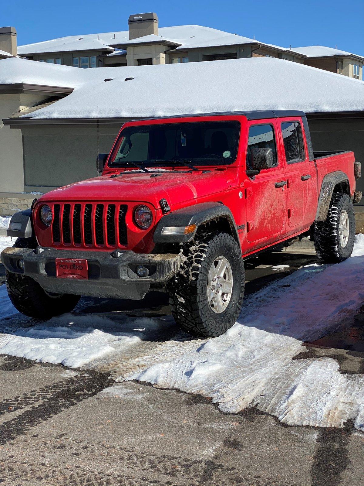 Jeep Gladiator Let's see 'em - Larger tires on Sport S wheels JT