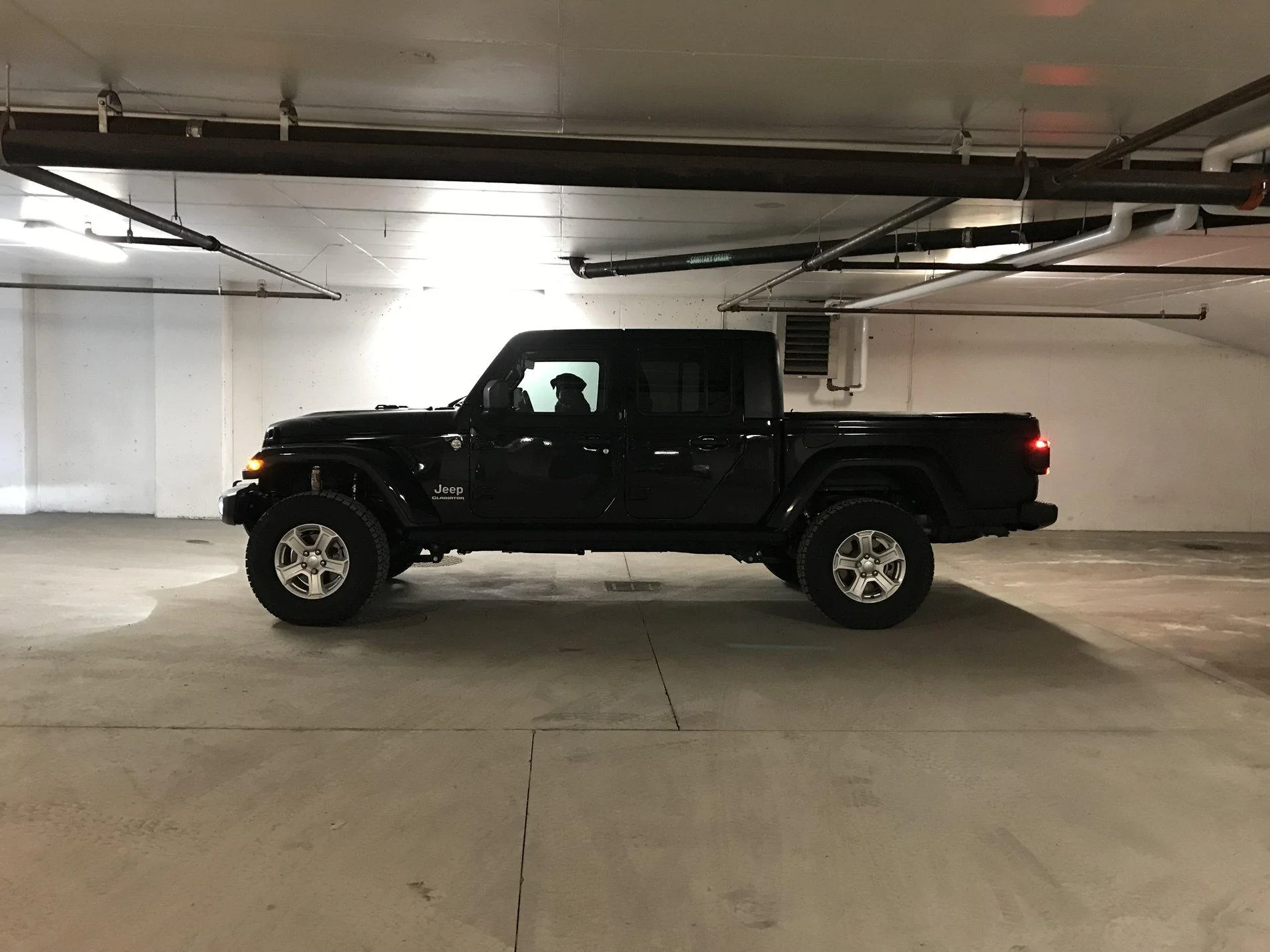 Jeep Gladiator New Sport S - rethinking lift.  Would like input on 33s/34s on stock height (level or no?) 5C3531B9-A100-40C3-A9F5-D9D1974521B6
